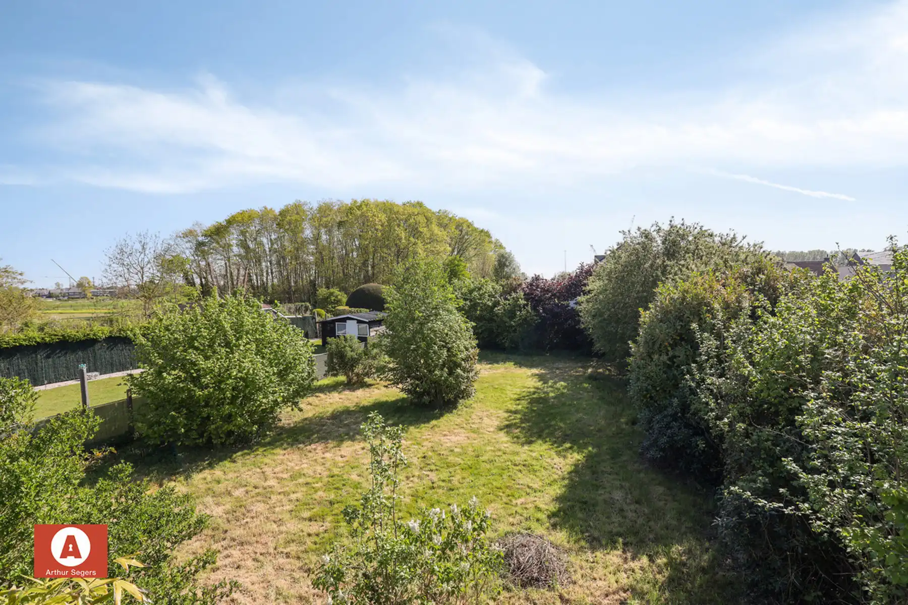Te renoveren open bebouwing met 4 slaapkamers op toplocatie foto 29