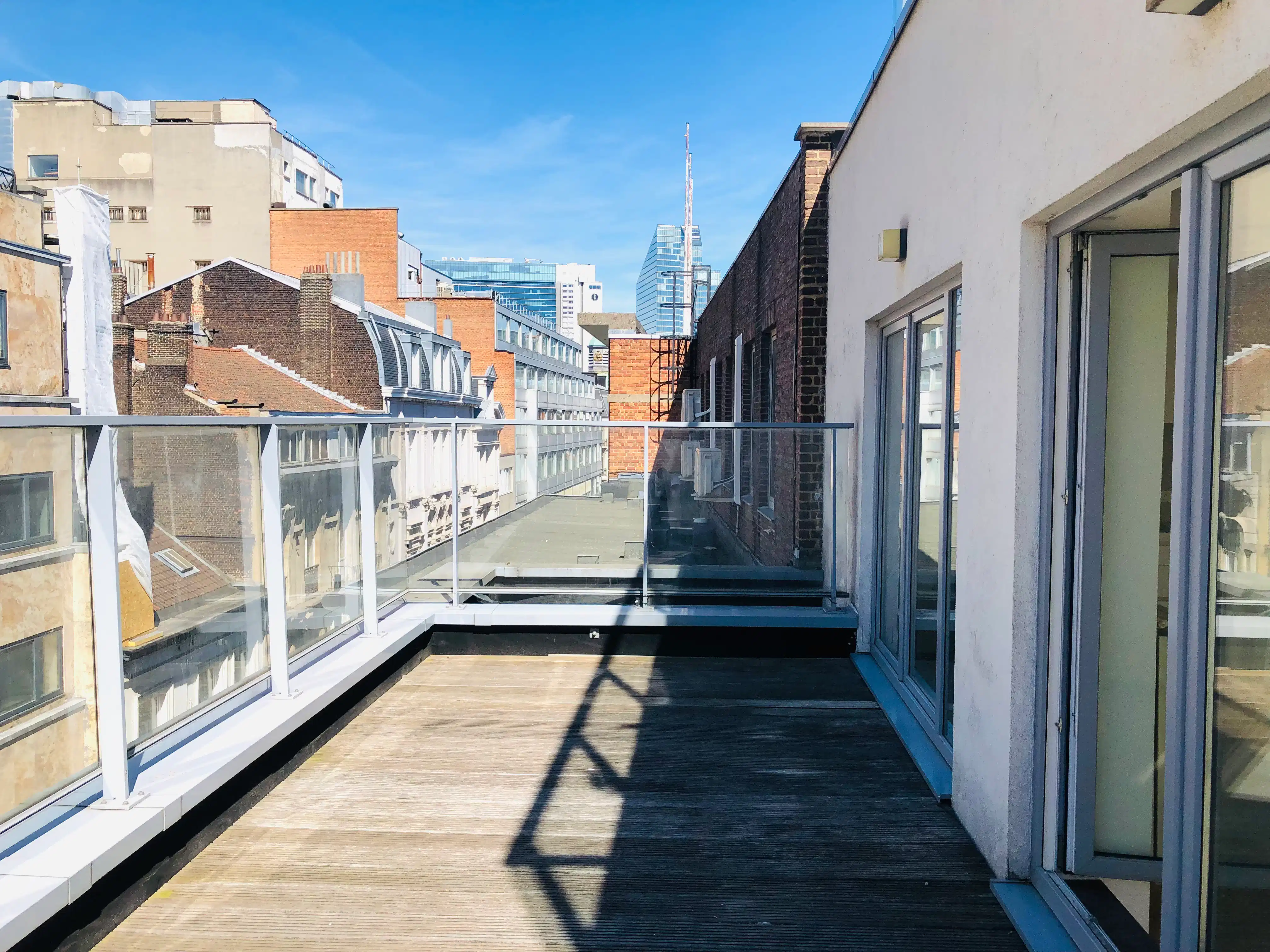 Trendy 2-slaapkamerappartement + ruim terras en staanplaats foto 10