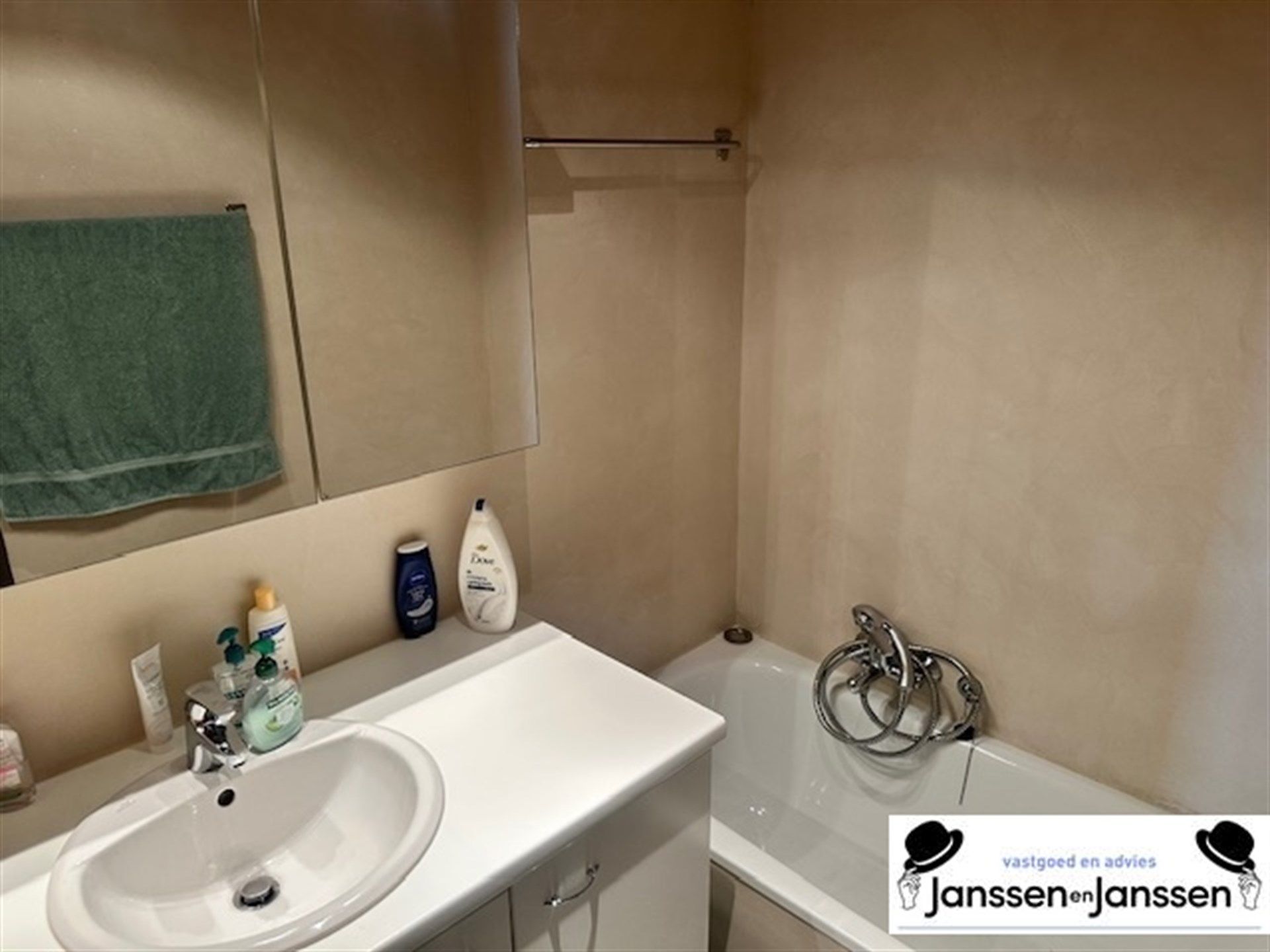 prachtig appartement in Wilrijk, een verborgen parel in de stad! foto 15