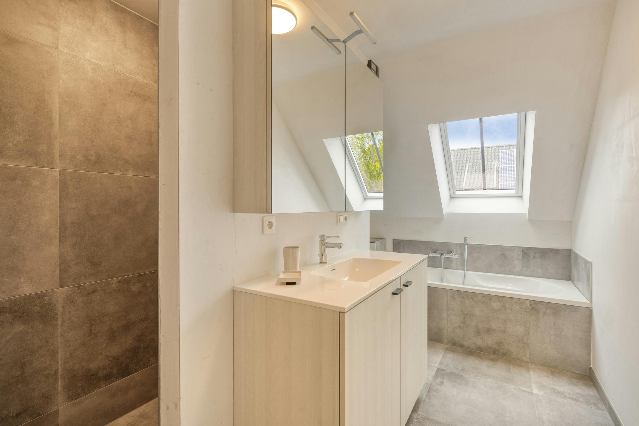 Instapklare, moderne woning in gegeerde doodlopende straat foto 12