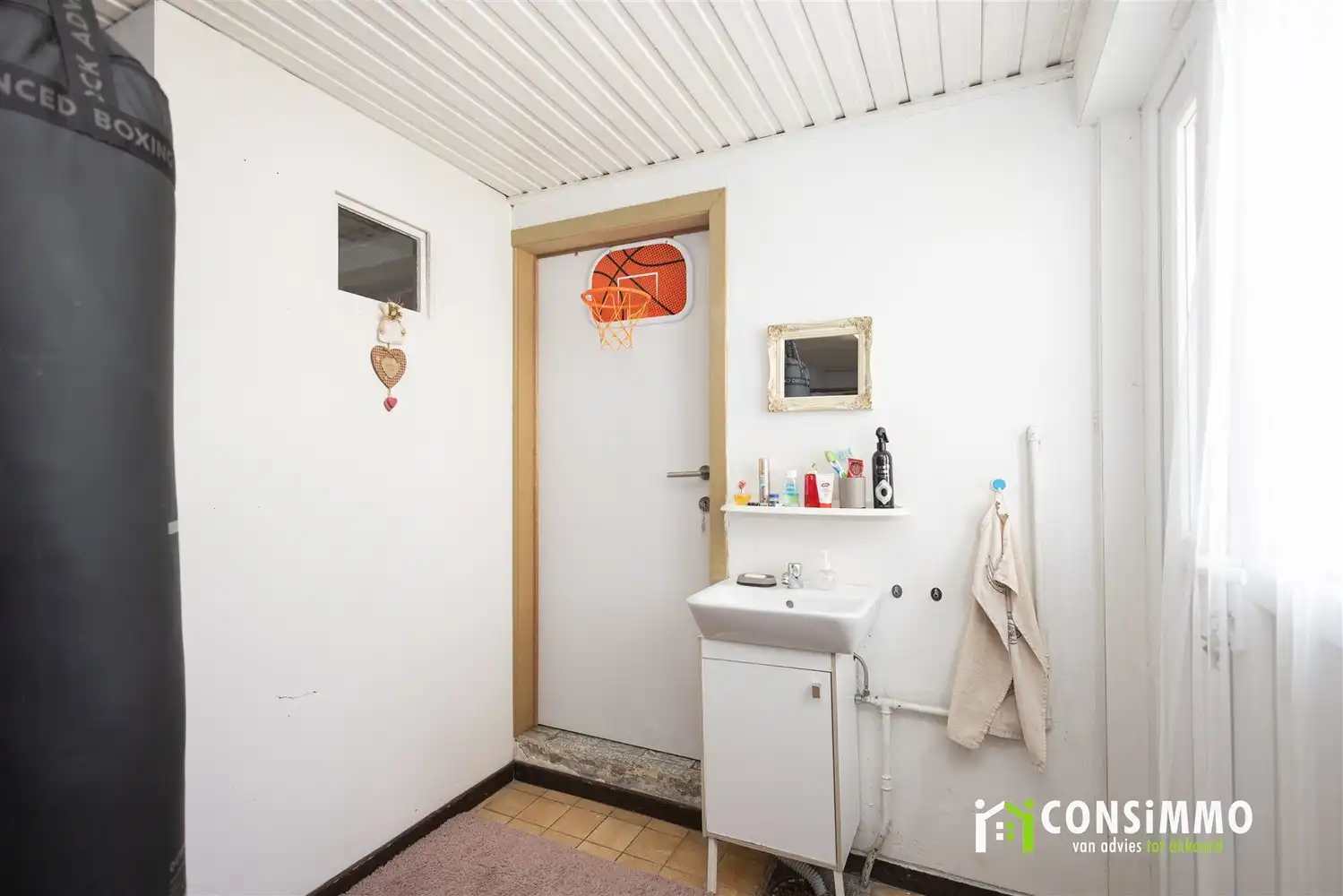 Instapklare en verrassend ruime gezinswoning met 6 slaapkamers in Munsterbilzen foto 16