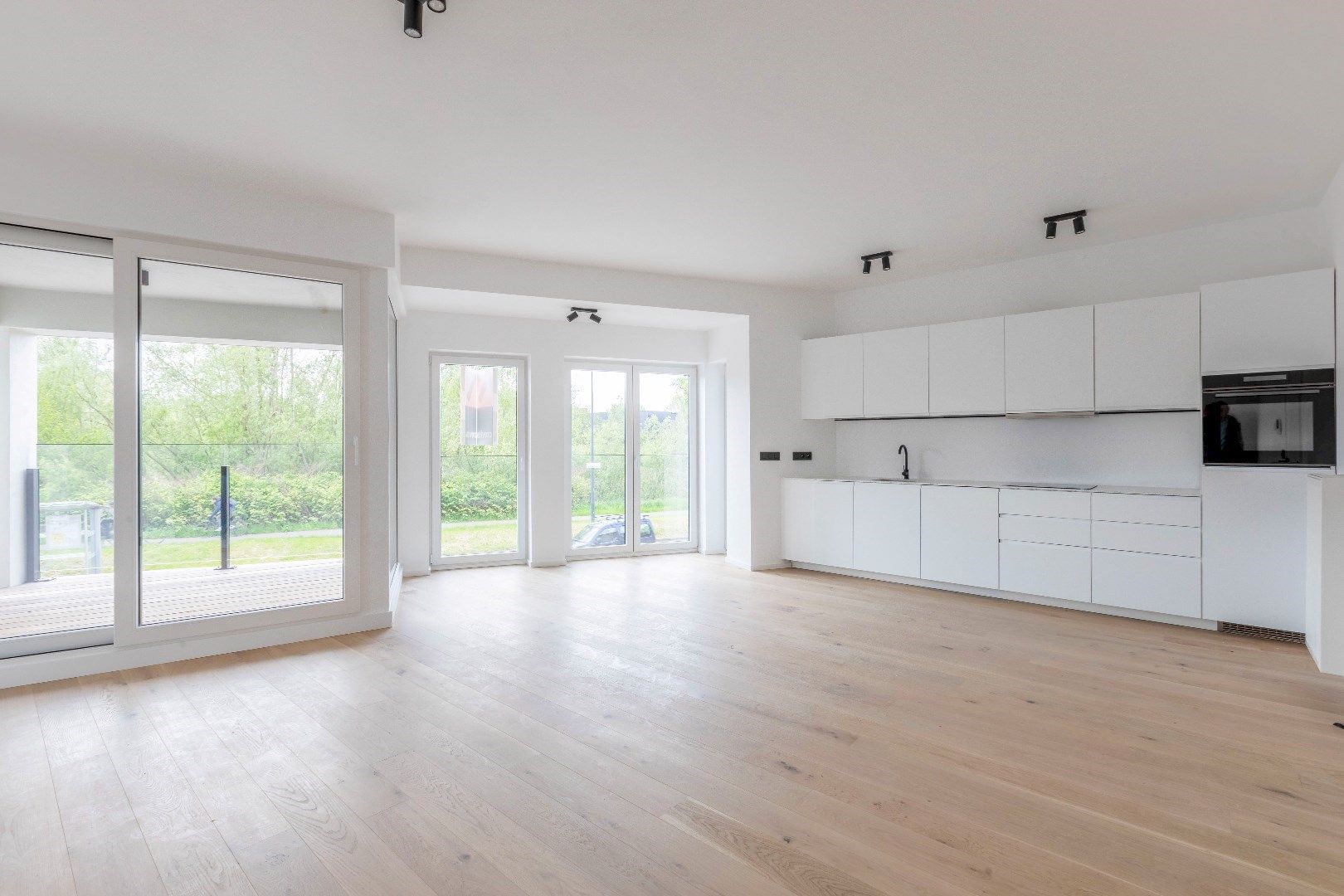 Prachtig gerenoveerd 3 slaapkamer appartement nabij Gent centrum foto 2