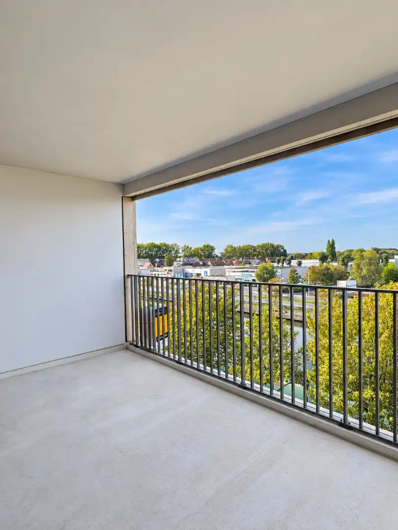 Ruim 3-slaapkamerappartement aan het water met zicht op de Brugse skyline foto 3