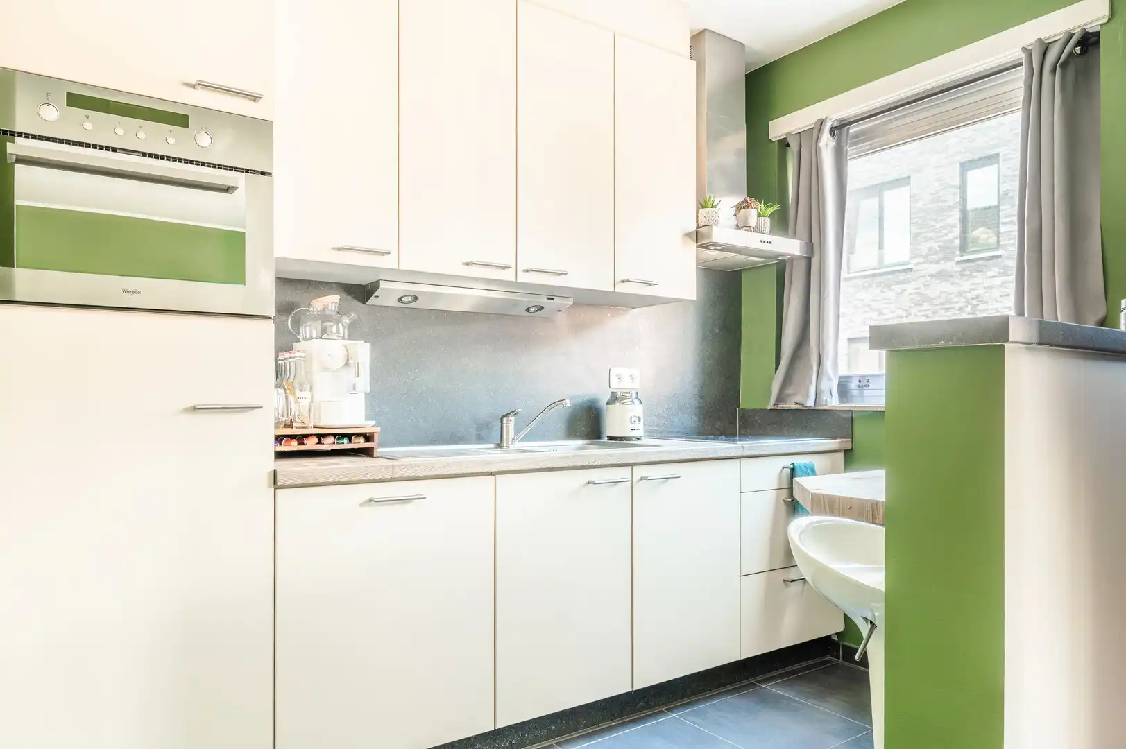 Instapklaar appartement met garage foto 6