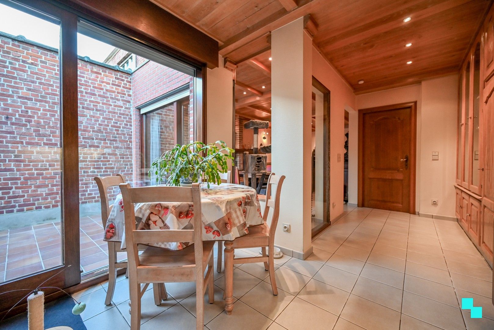 Eengezinswoning nabij centrum van Izegem foto 10