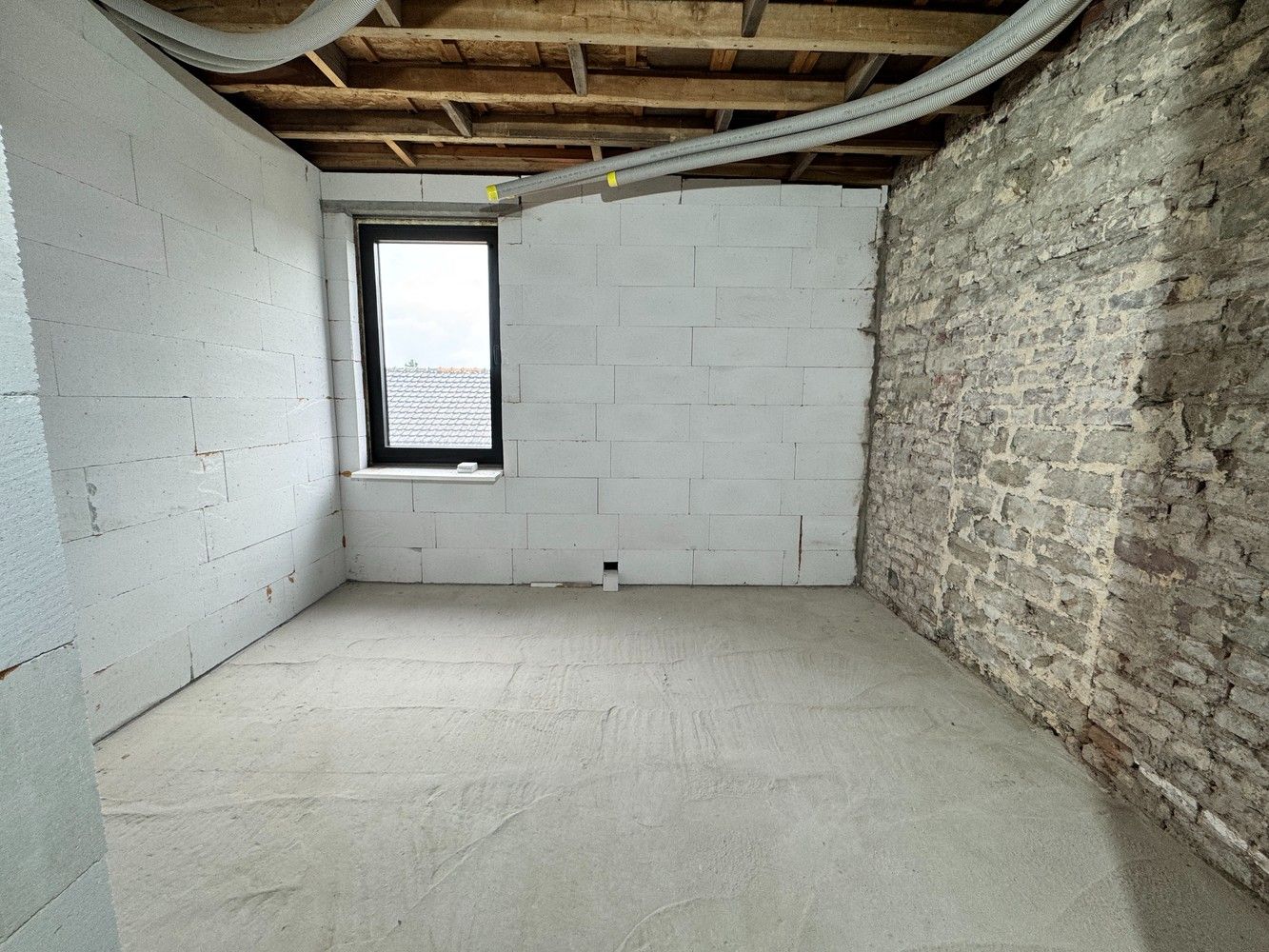 🏡  Casco woning met bijbouw op royaal perceel van 15a foto 11