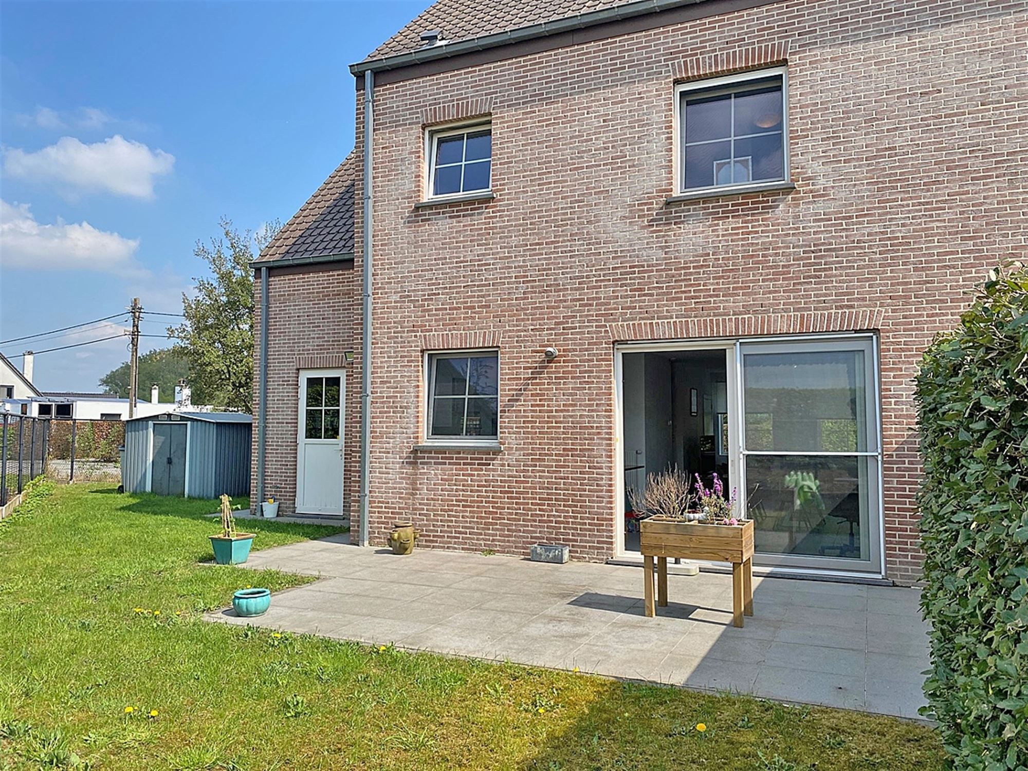 Charmante WONING (HOB) met 3 slaapkamers, garage & tuintje foto 9