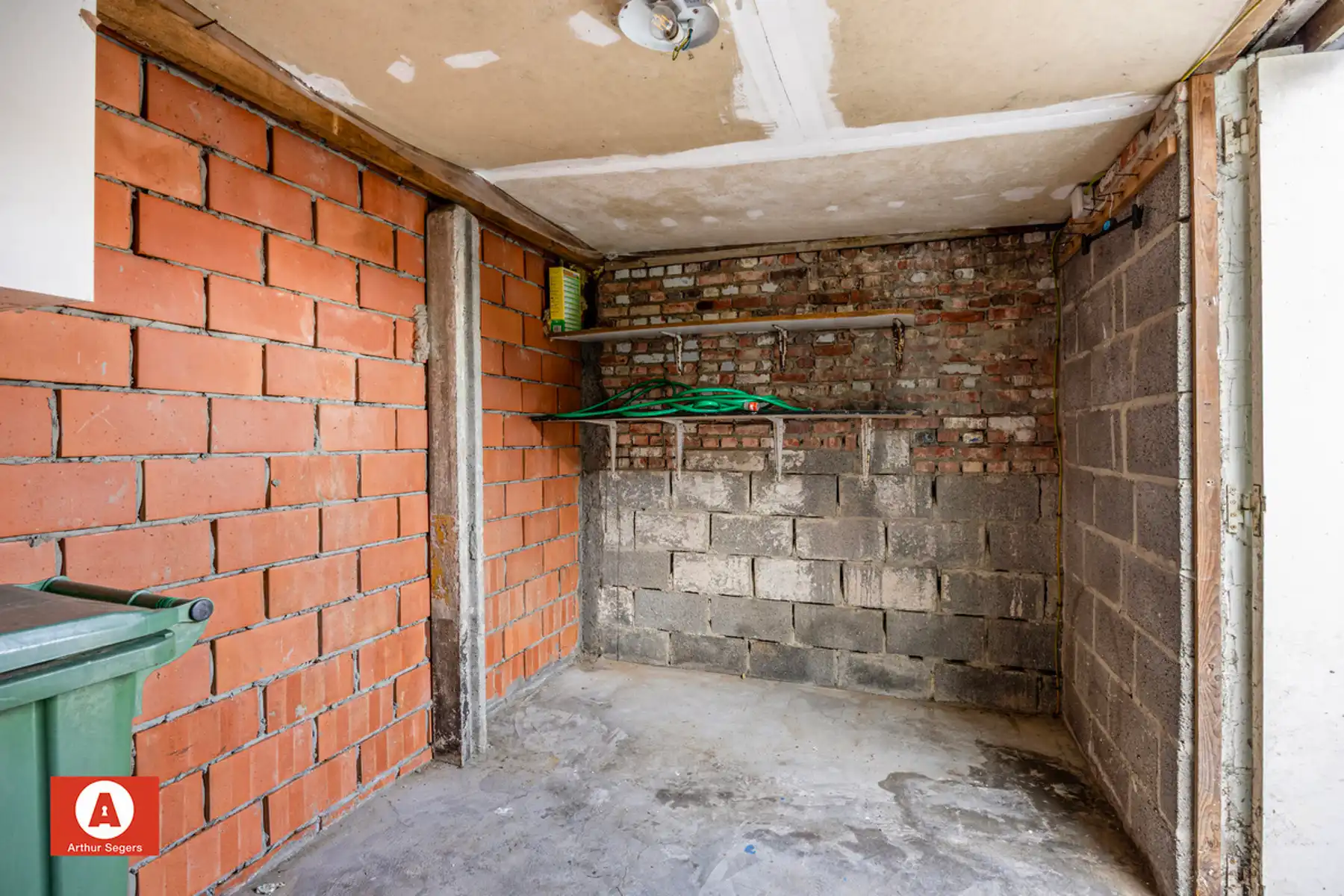 Instapklare gezinswoning pal bij centrum Buggenhout. foto 24