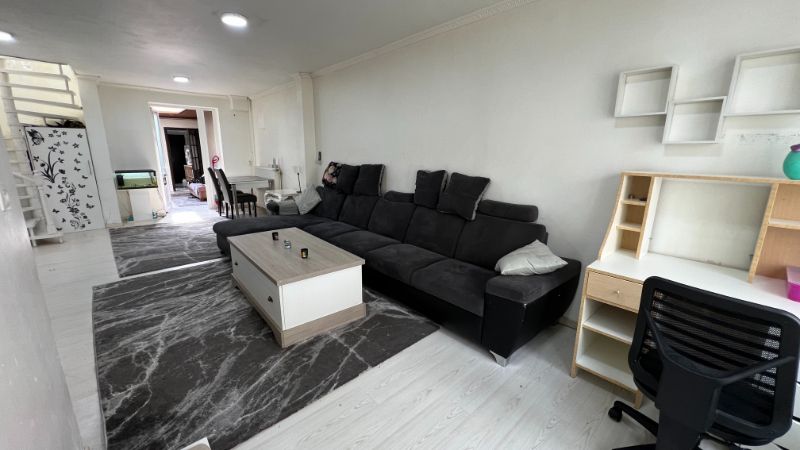 RUIME STADSWONING MET AANGENAME KOER foto 2