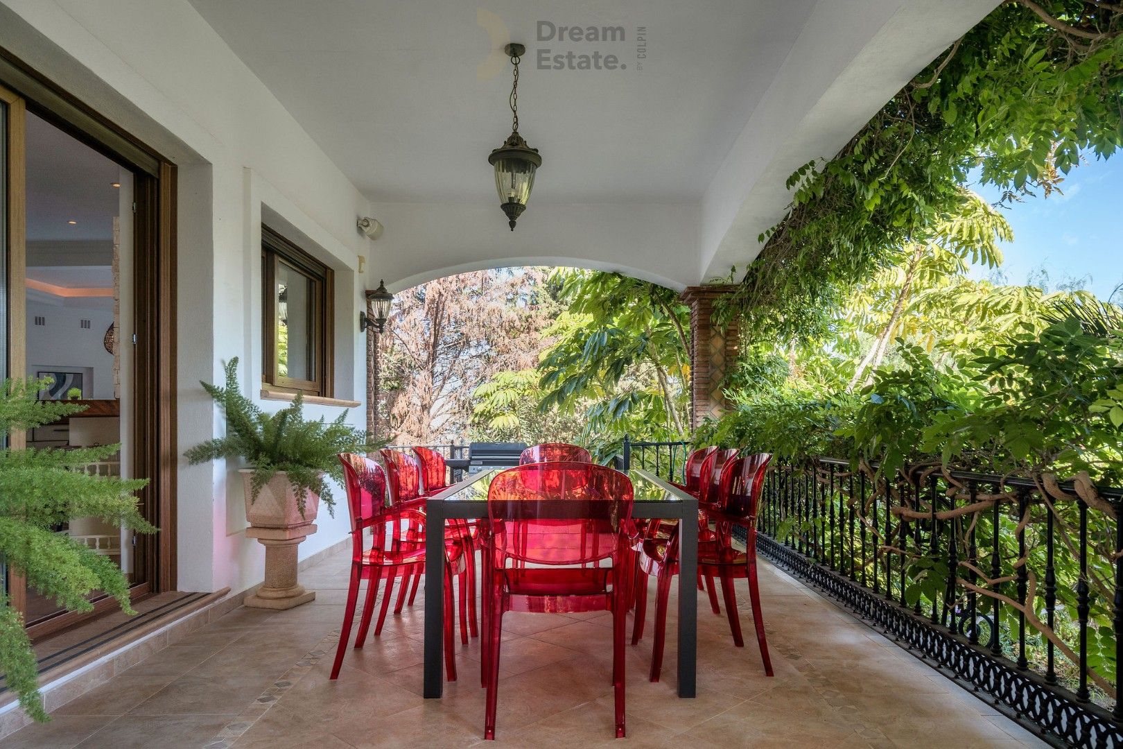 Welkom in deze prachtige villa te El Paraiso, een mix van Andalusische charme en moderne elegantie. foto 16