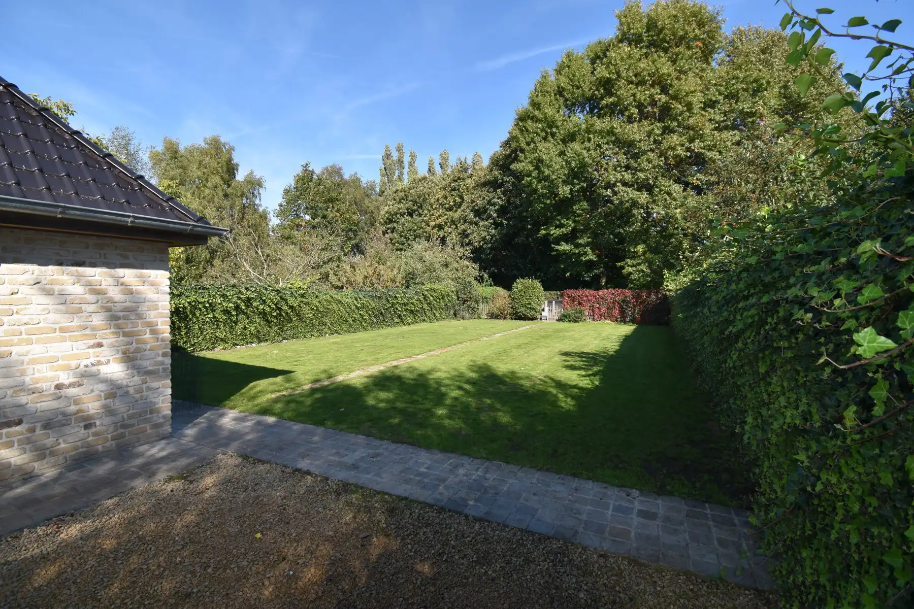 Grote, energiezuinige woning langs kanaal  foto 22