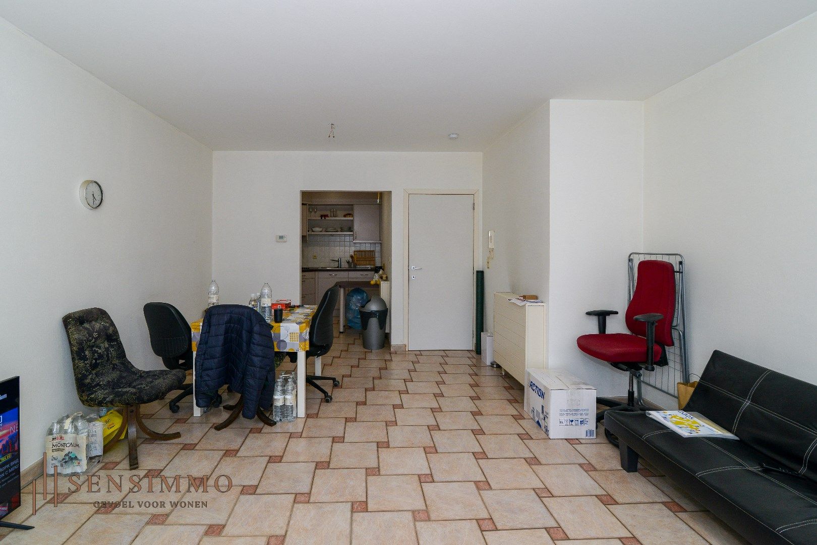 Centraal gelegen appartement in hartje Genk, ideaal voor eigen bewoning of investering! foto 10