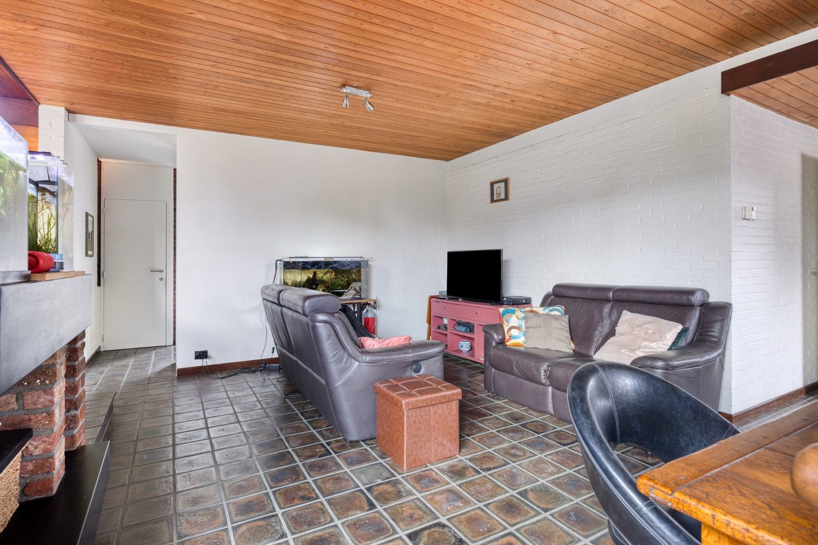 Gunstig gelegen instapklare woning op prachtig perceel van 10a88 ! foto 9