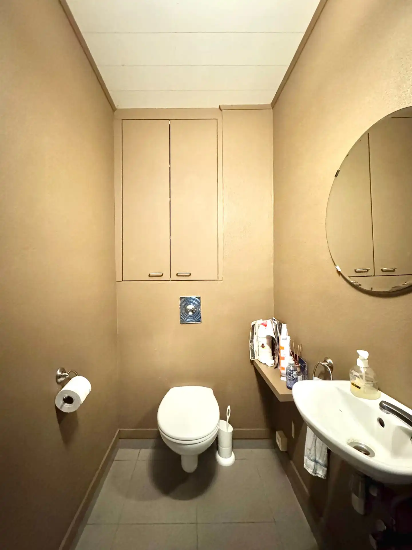 GELIJKVLOERS 1-SLAAPKAMER-APPARTEMENT NABIJ STATION foto 9