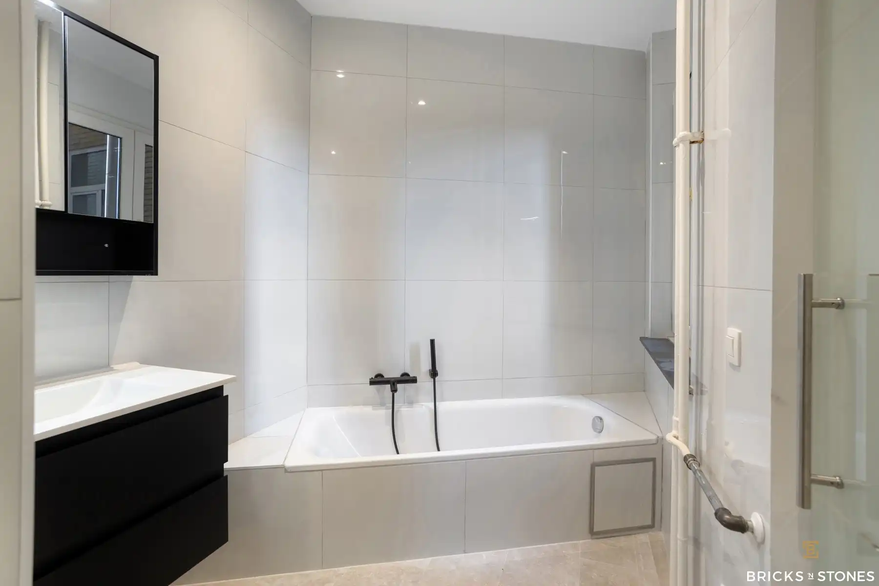 Knap gerenoveerd appartement foto 14