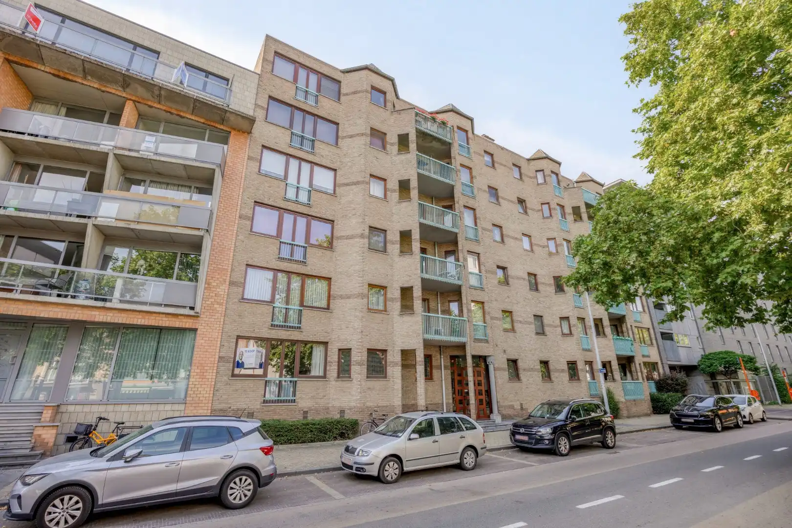 Gelijkvloers appartement met een terras van 50m²,  3 slaapkamers en staanplaats in het centrum van Leuven! - bewoonbare opp. 147m²  foto 2