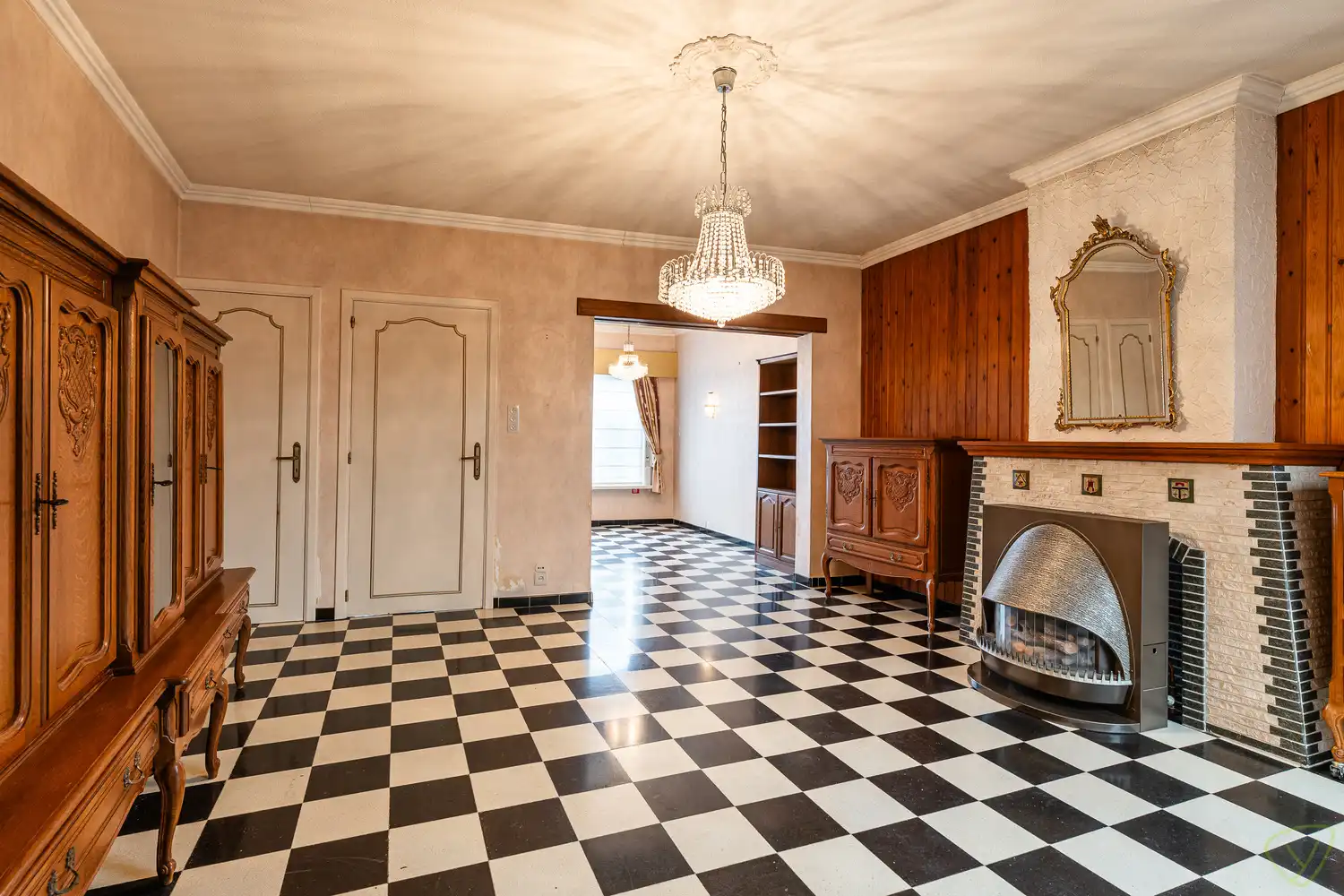 Ruime woning met een gunstige ligging te Eeklo! foto 6