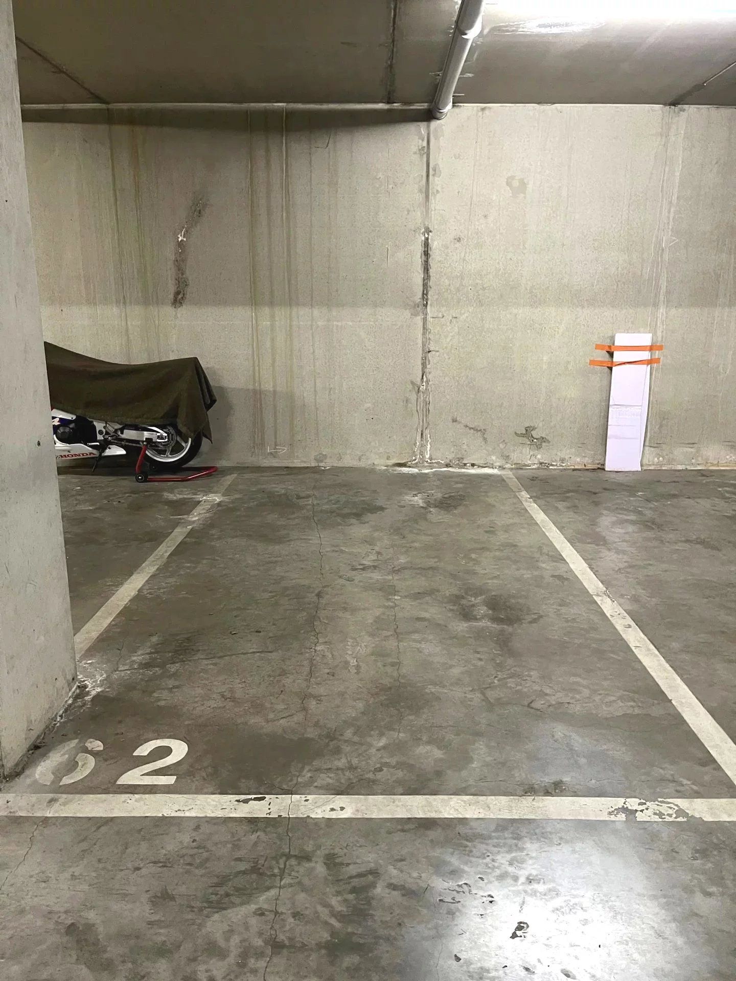 Autostaanplaats in Beringen centrum foto {{pictureIndex}}