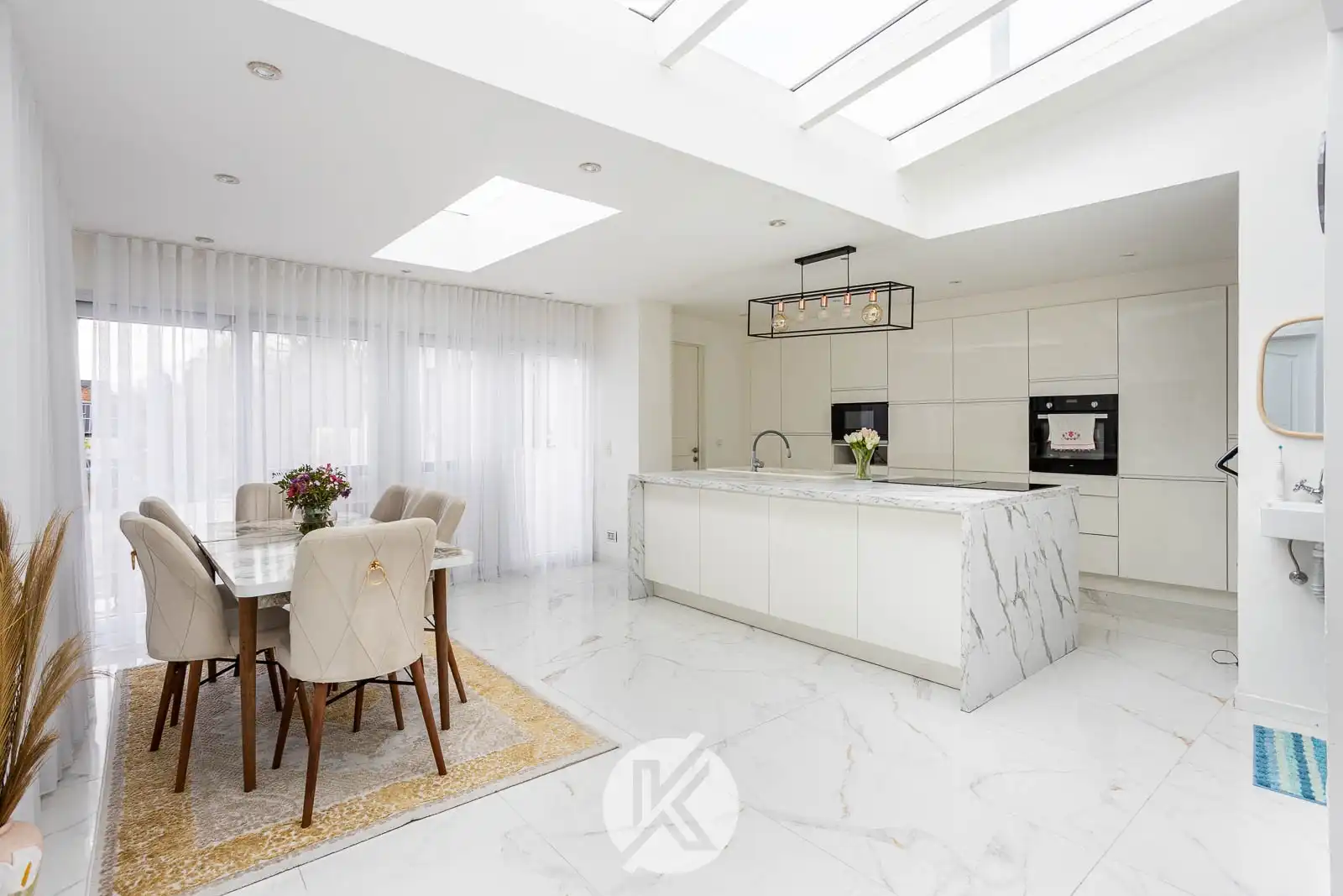 Veelzijdige woning op het dorpsplein foto 9