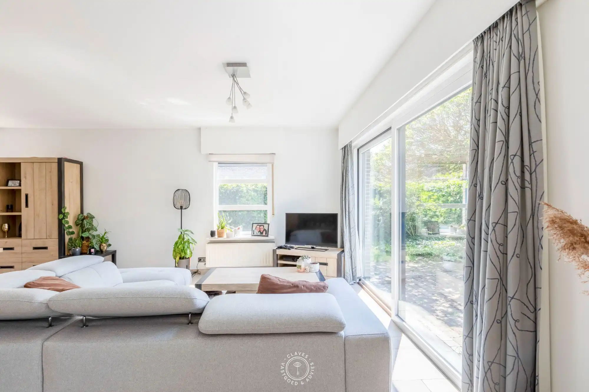 Rustig gelegen villa met prachtige tuin foto 5