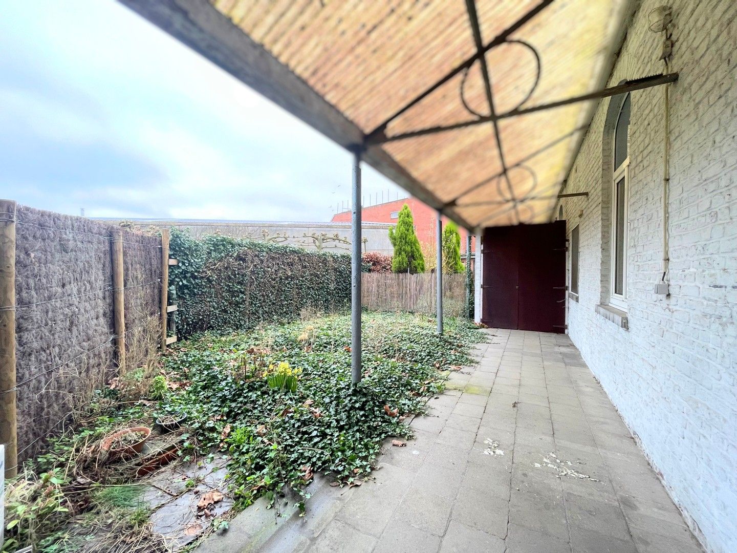 Te huur: Knusse woning met tuin in de dorpskern van Zandvoorde foto 2