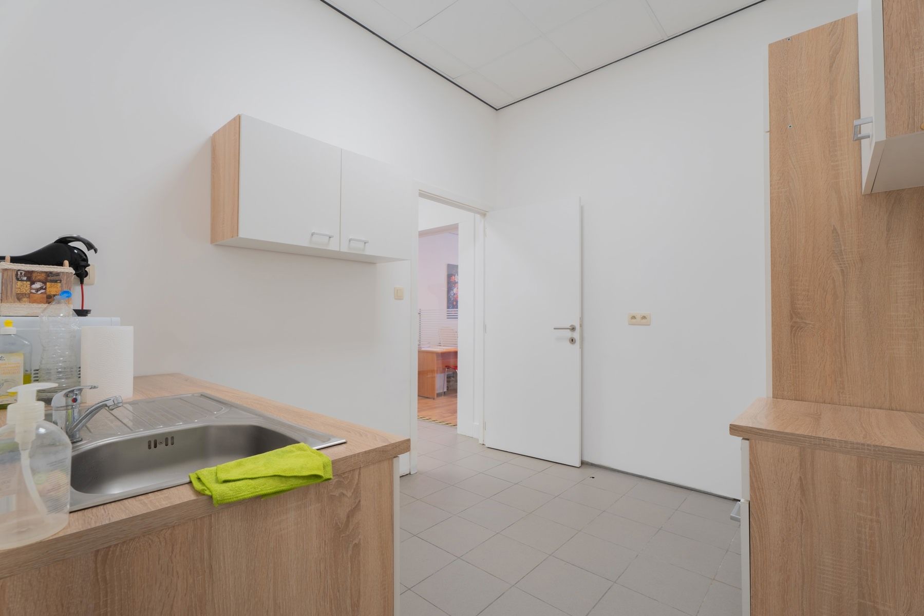 Uitstekend gelegen handelspand van 103 m² foto 3