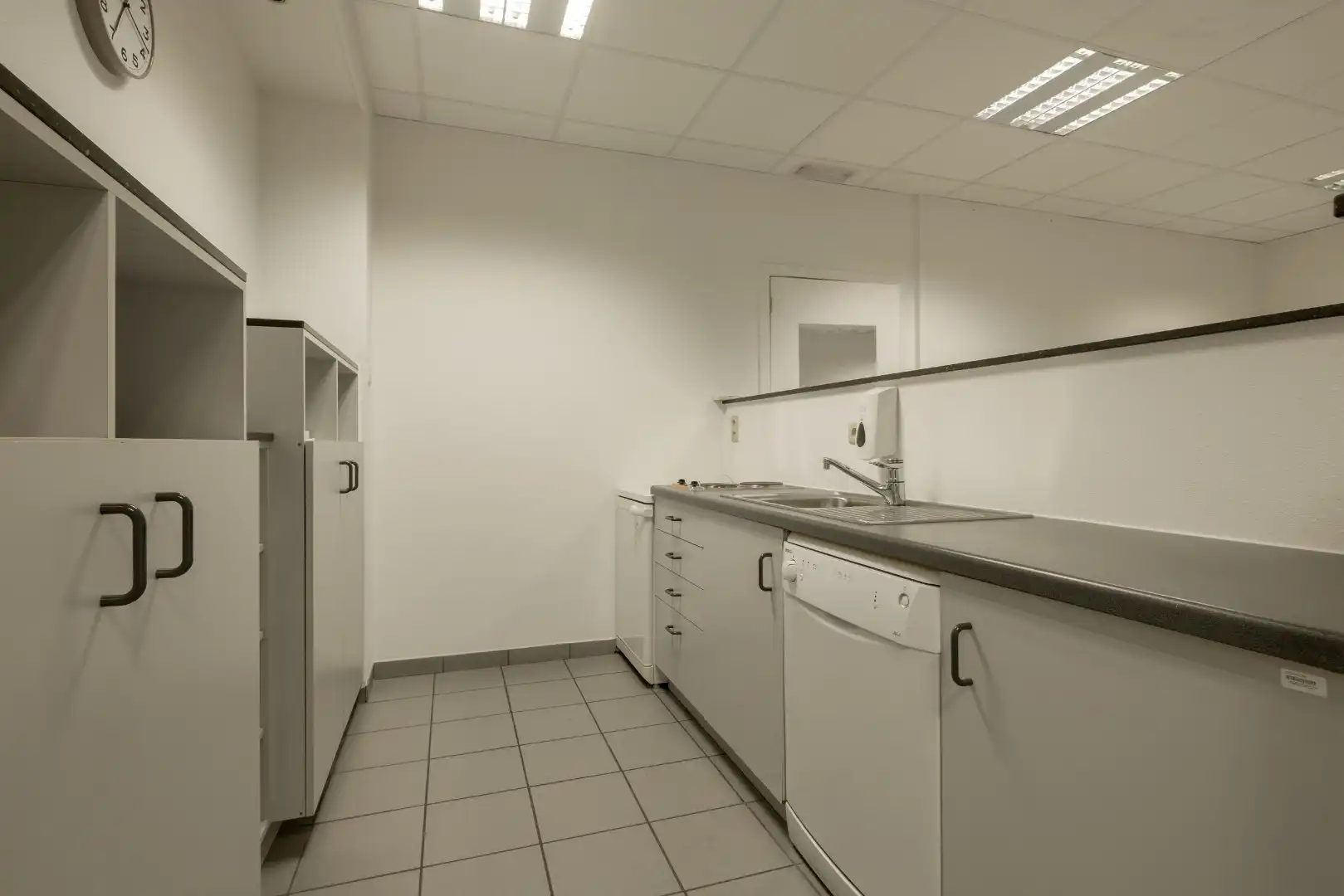 Handelspand in de gekende Kerkstraat in Neerpelt-Centrum te koop! foto 12