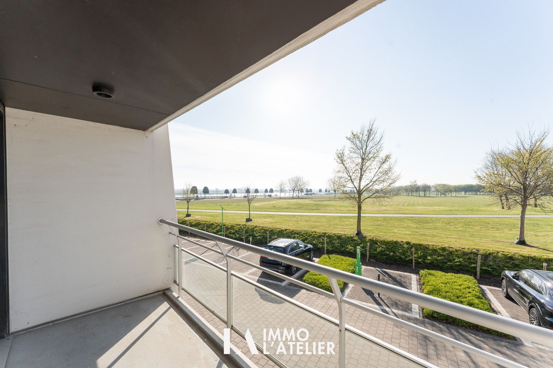 Doorloopappartement met zicht op groen én parkeerplaats inbegrepen, Nieuwpoort-Bad! foto 7