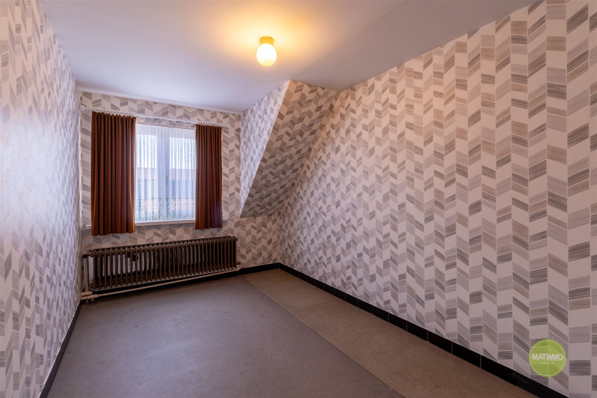 Te renoveren gezinswoning met werkhuis in Arendonk foto 12