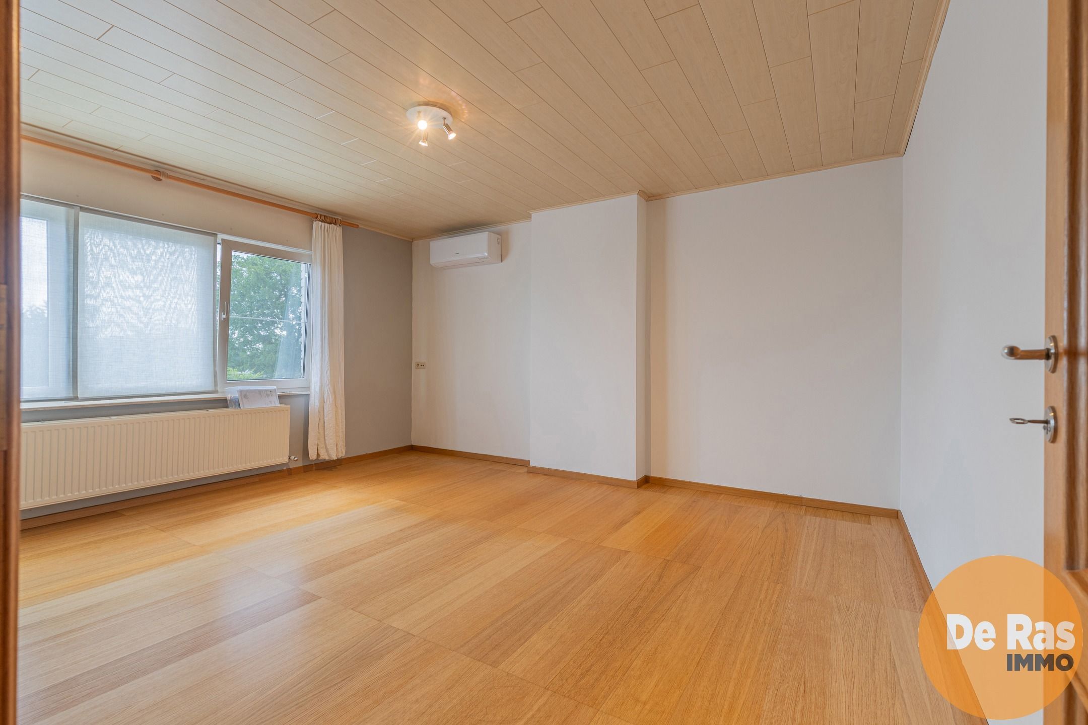  ERONDEGEM- Instapklare woning met grote tuin  foto 12