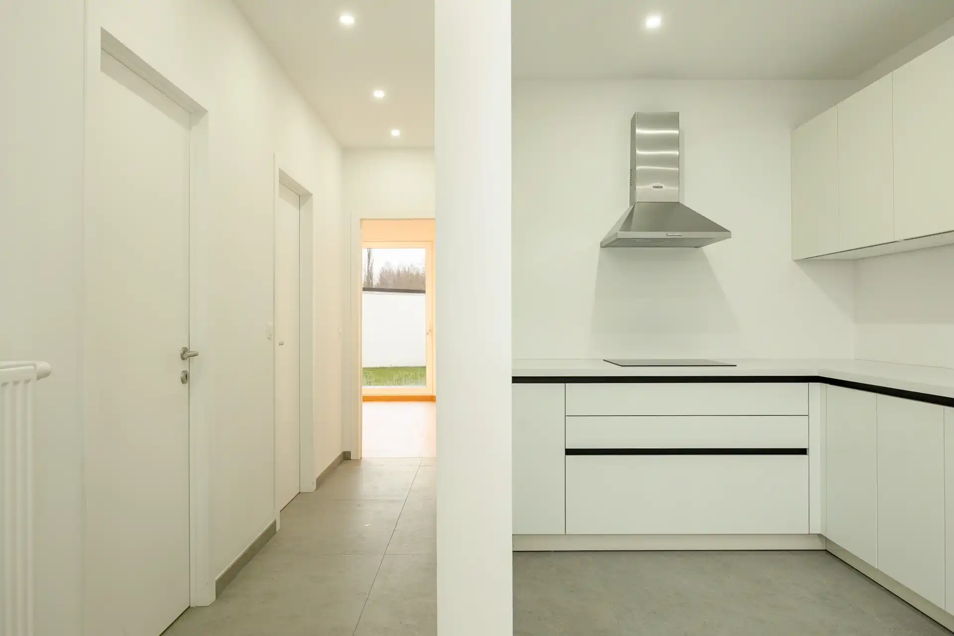 Gerenoveerd glvl met 2 slaap- en badkamers, terras en tuin foto 4