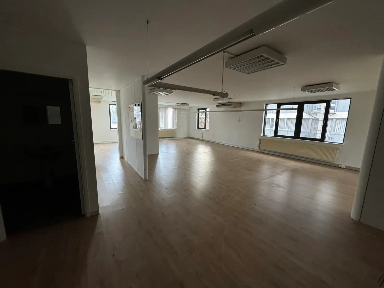 Kantoor 3de verdiep op Bisschoppenhoflaan + parking foto 5