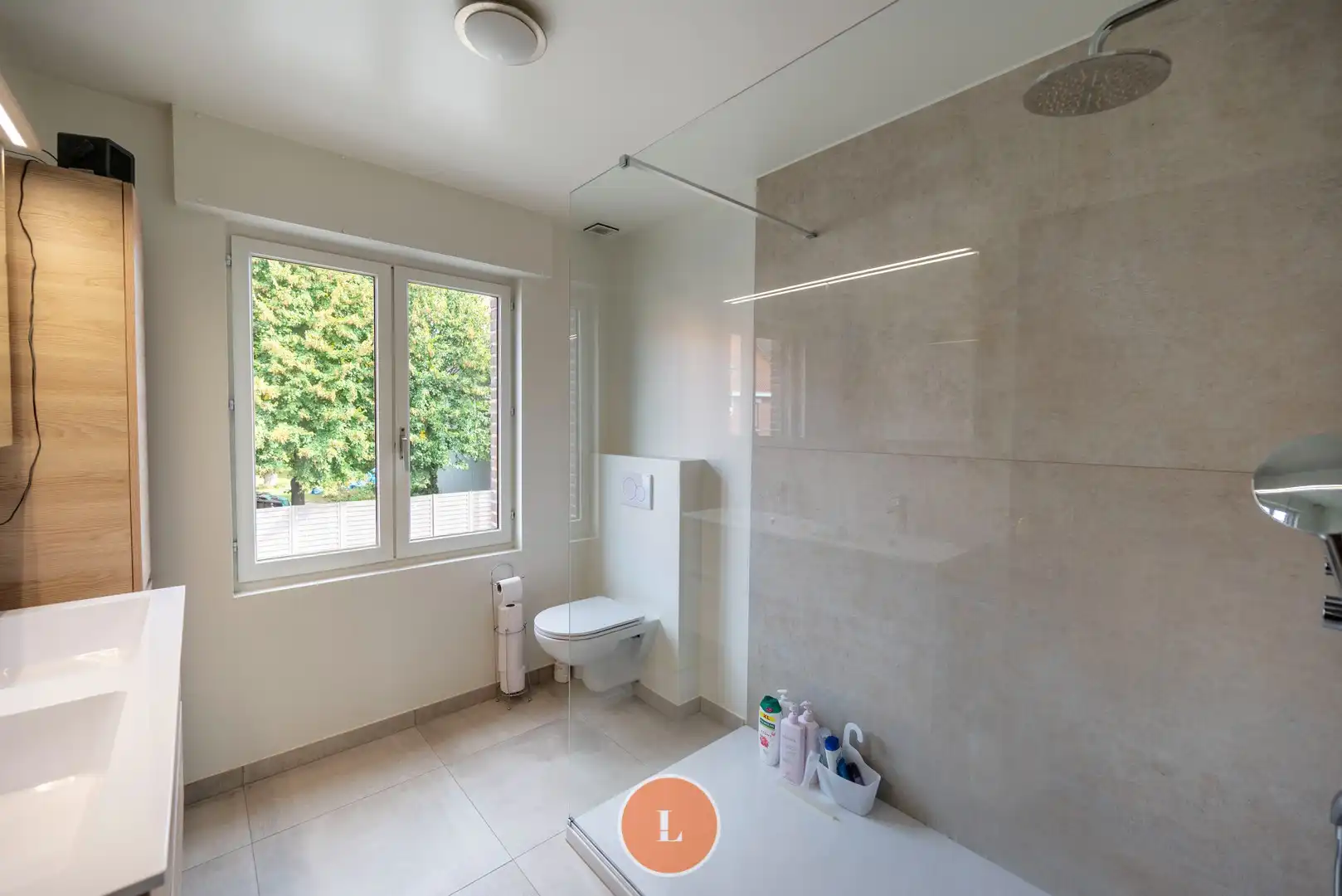 Ruime gezinswoning met grote tuin en uitweg te koop in Menen. foto 20