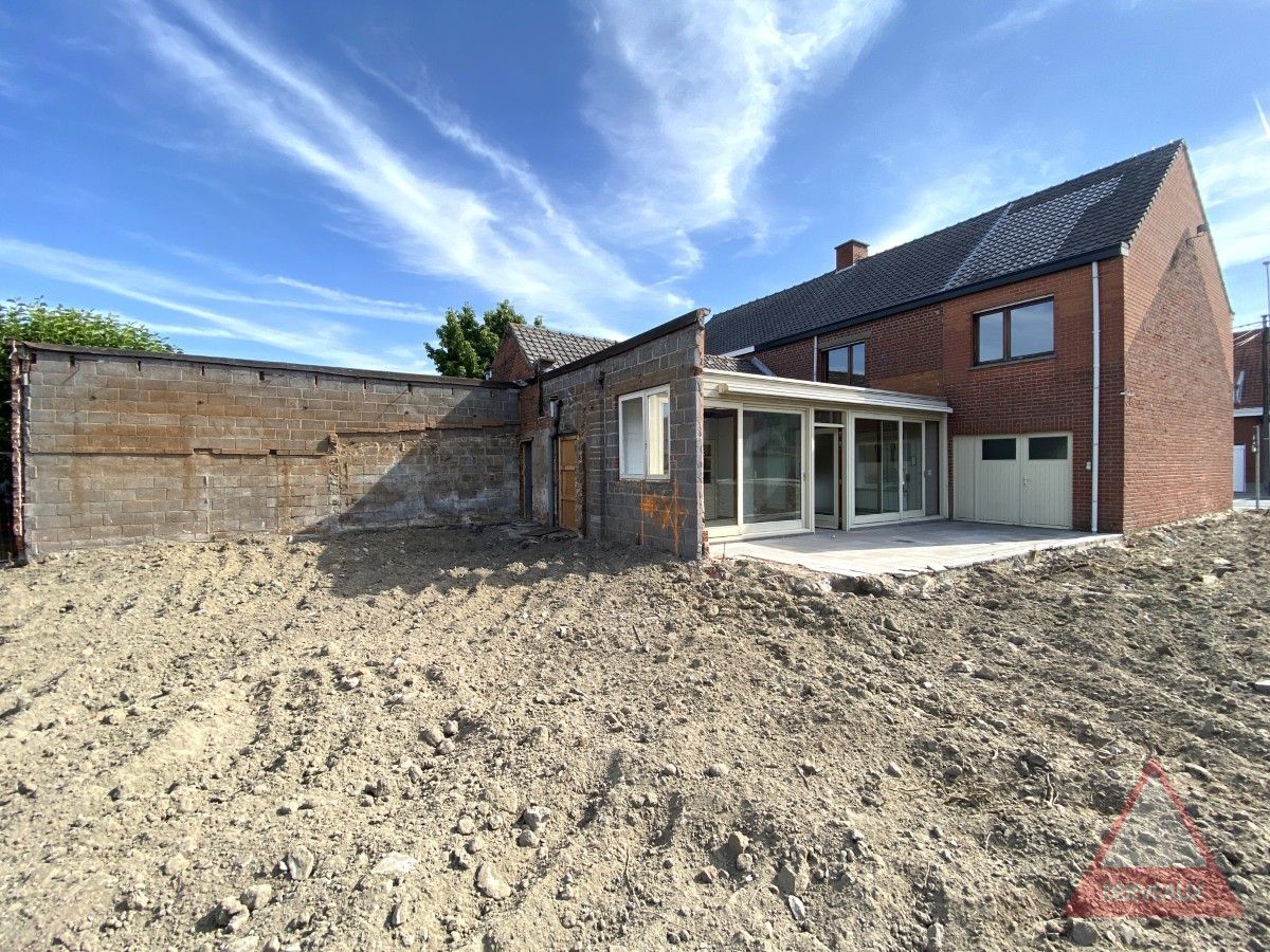 Moorslede – Te renoveren gesloten bebouwing met tuin en garage foto 15