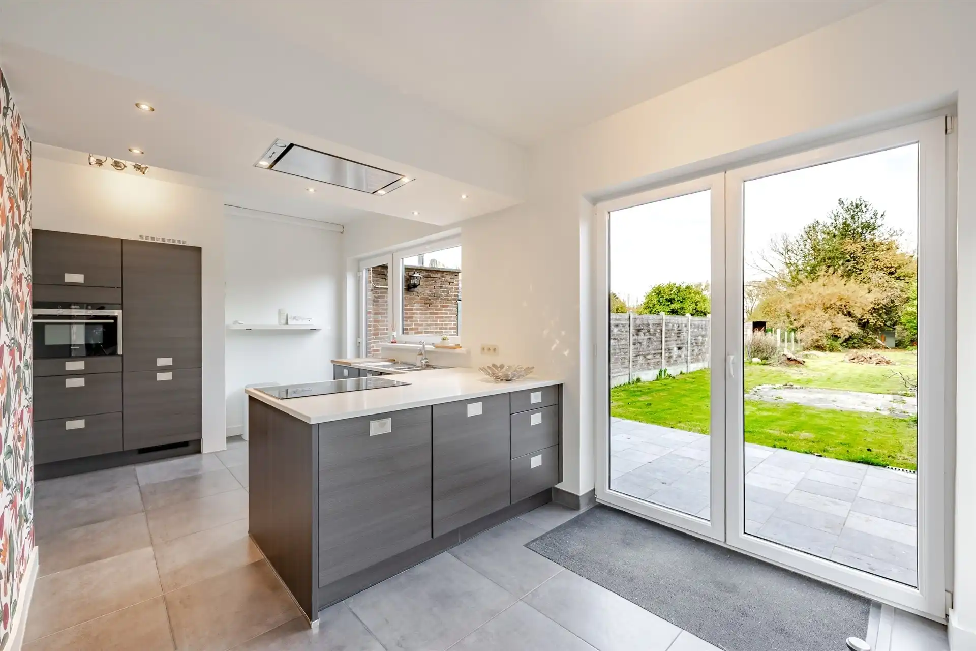 Modern ingerichte gezinswoning met uitstekende ligging nabij Aalst foto {{pictureIndex}}