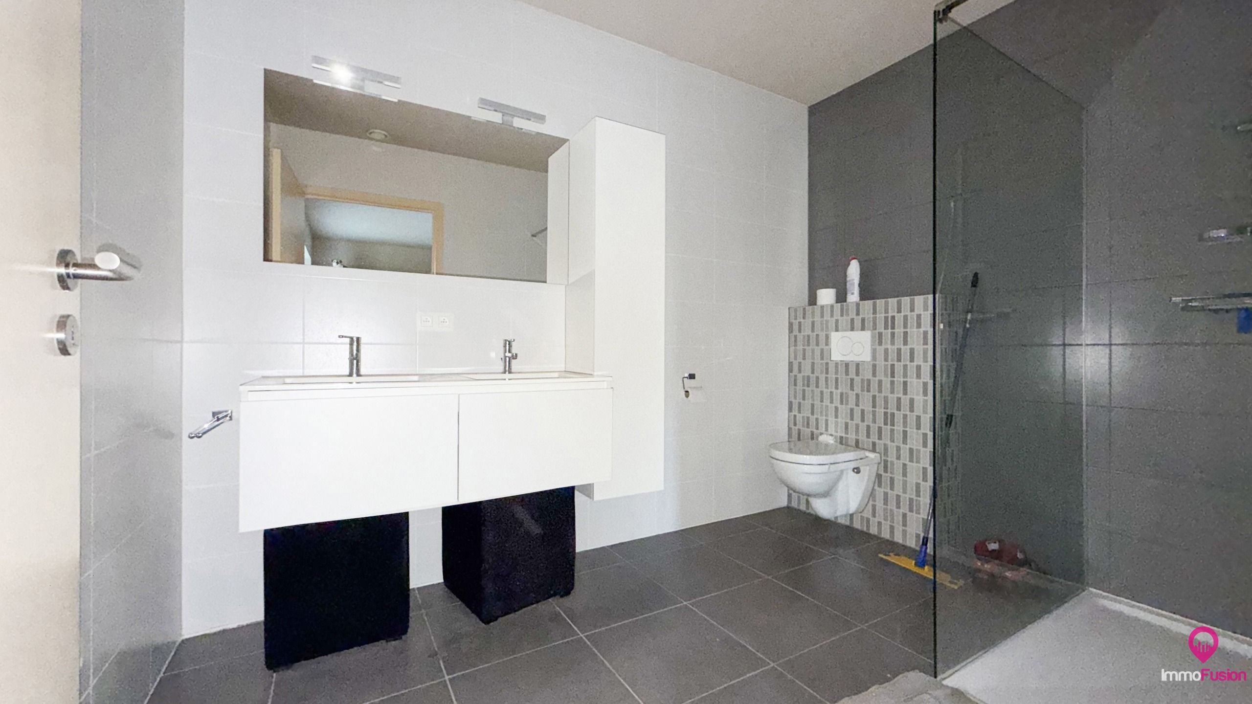 Gelijkvloers appartement me tuin en autostandplaats! foto 9