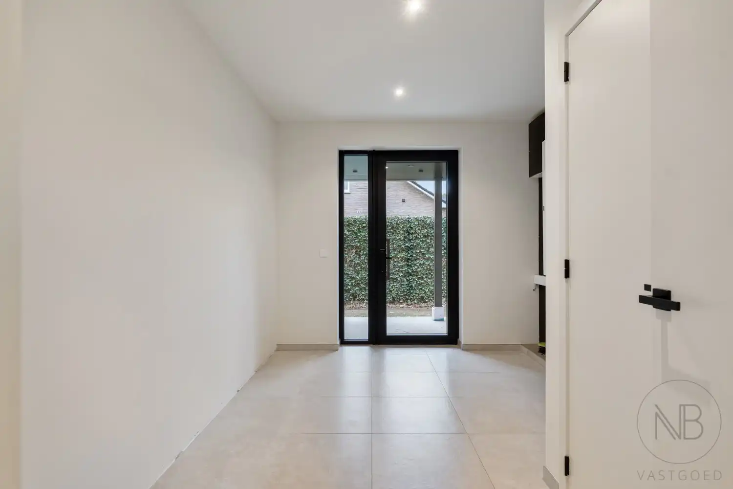 Moderne gelijkvloerse woning in Zonhoven op een perceel van 10a 91ca foto 5