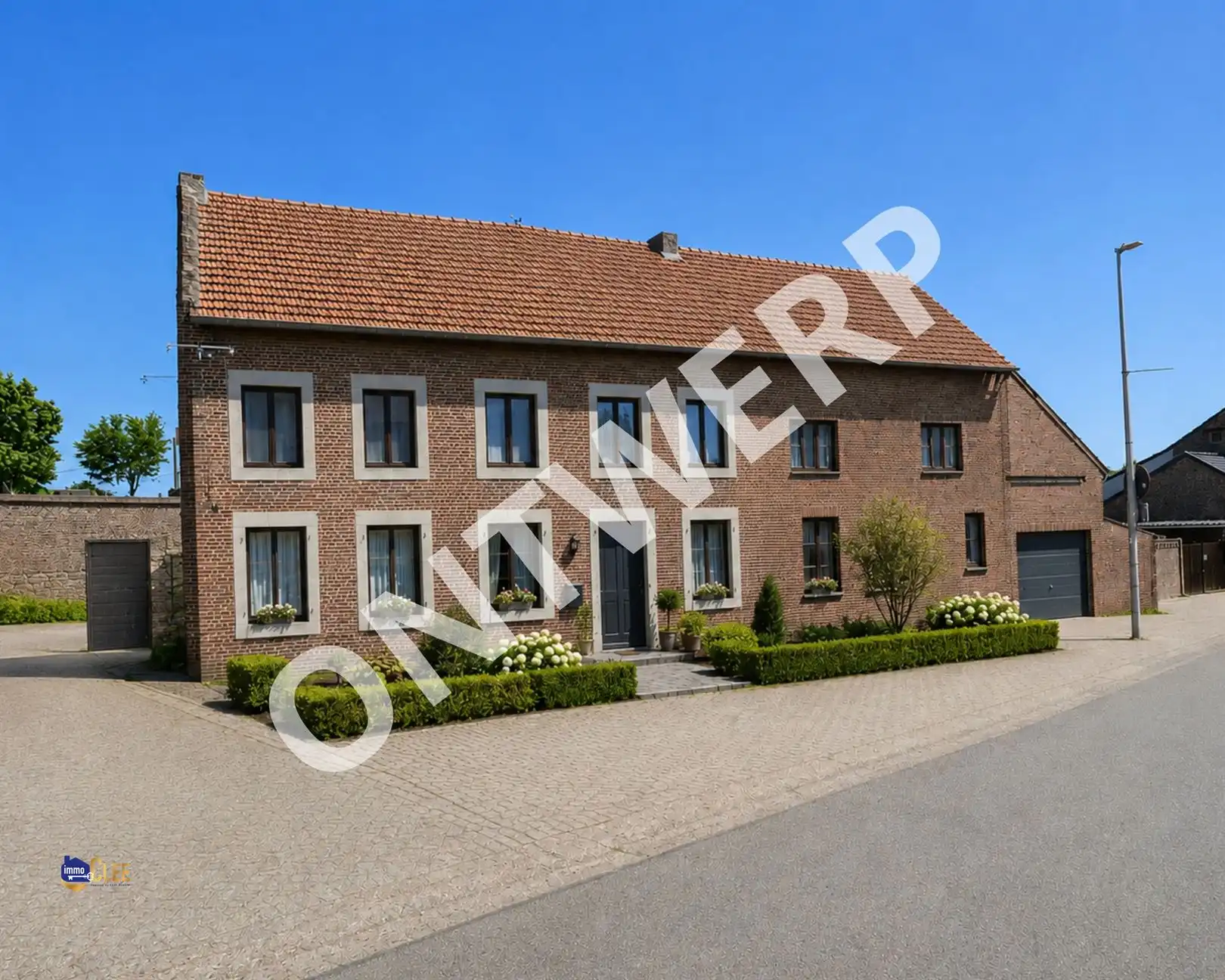 Karaktervol pand: horeca-uitbating of ruime woning foto 2