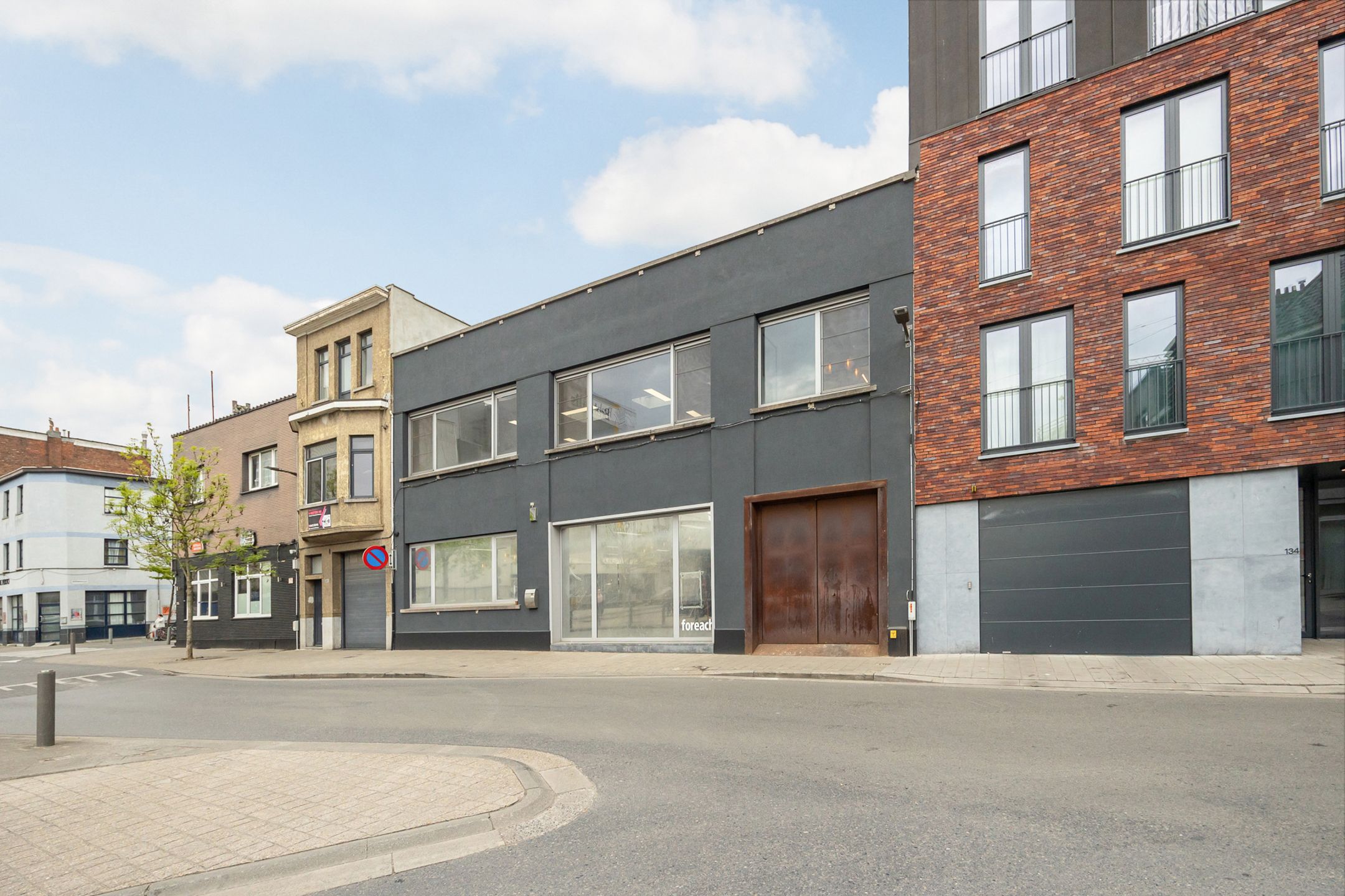 Kantoor te koop Sint-Bartholomeusstraat 130-132 - 2170 Antwerpen Merksem