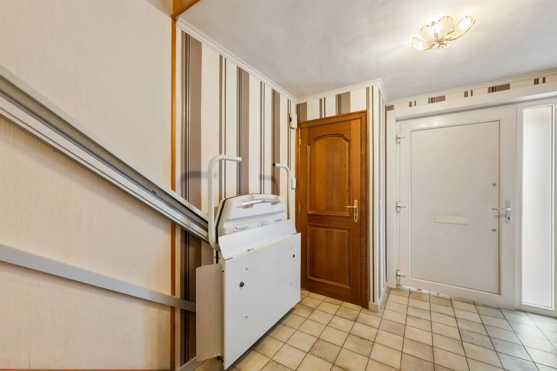 Ruime instapklare woning met 4 slpk, garage en tuin in Heule foto 17