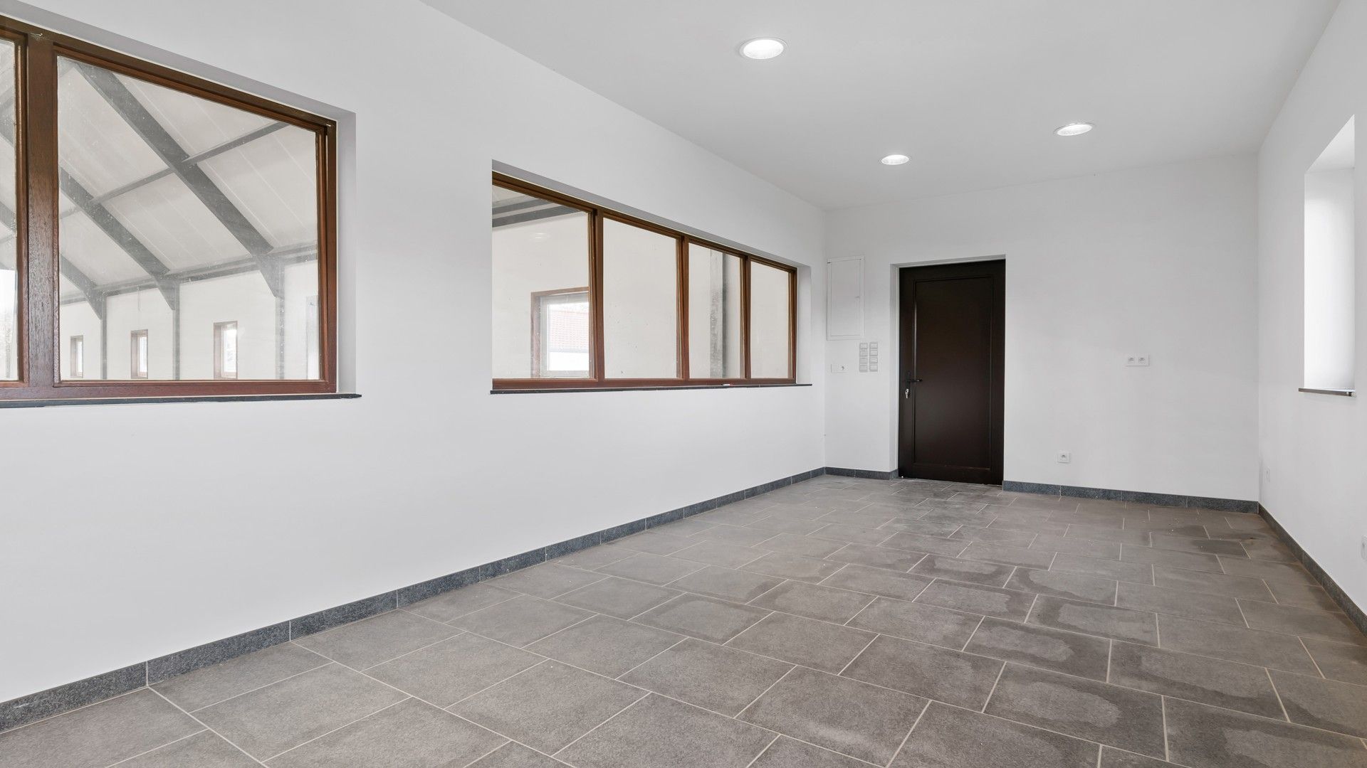 Exclusief hippisch eigendom met binnen- en buitenpiste, paardenstallen foto 11