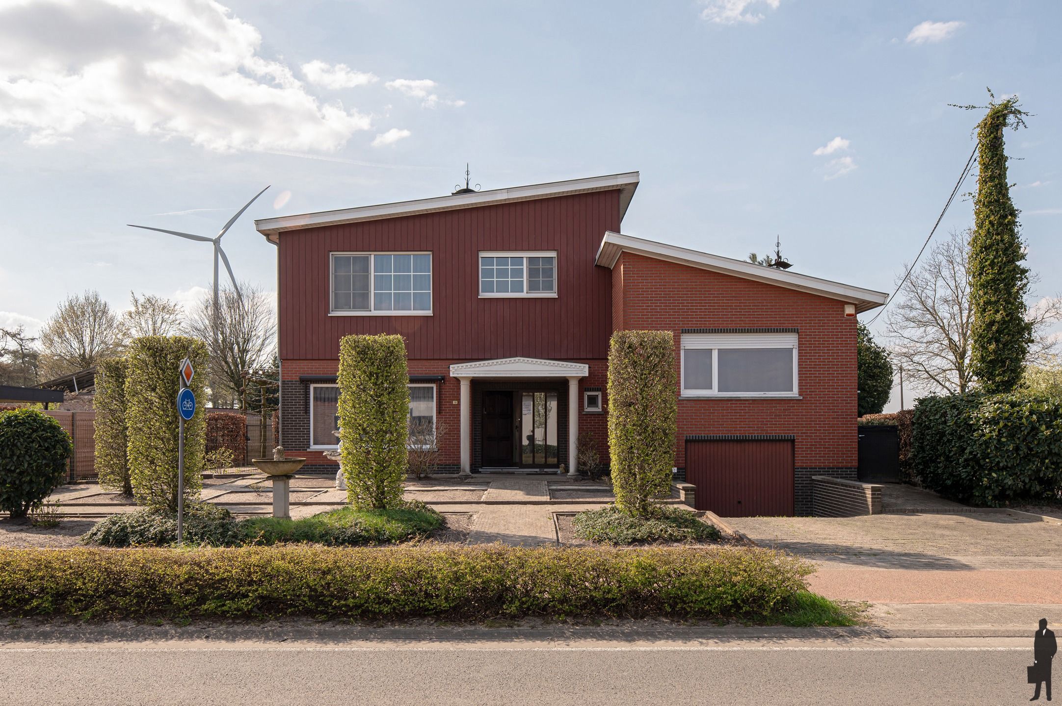 Hoofdfoto van de publicatie: Ruime gezinswoning op een perceel van ca 5000m².