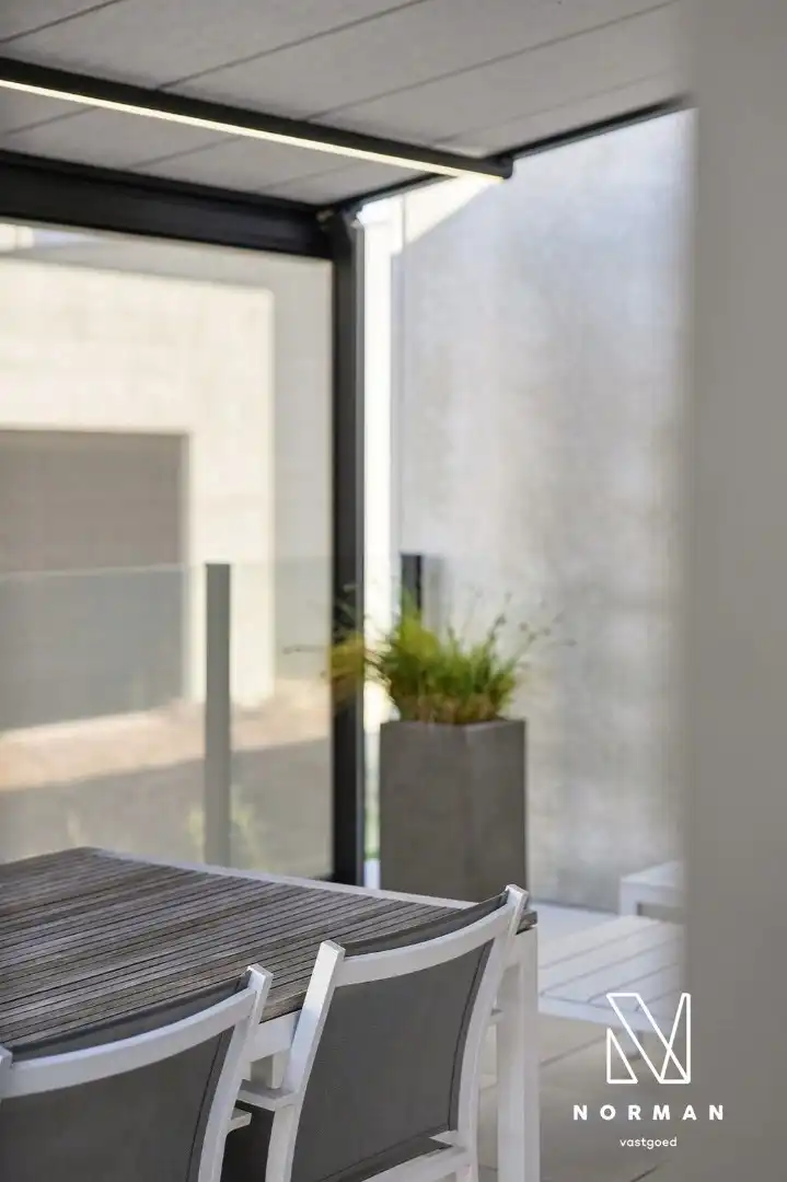 Bedrijfswoning op 1186 m² met luxueuze woonst. foto 35