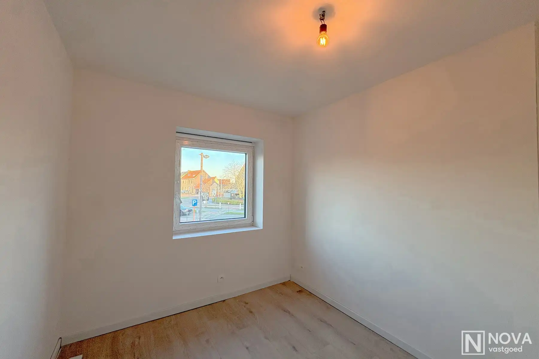 Volledig vernieuwde woning met 3 slaapkamers en tuin. foto 9