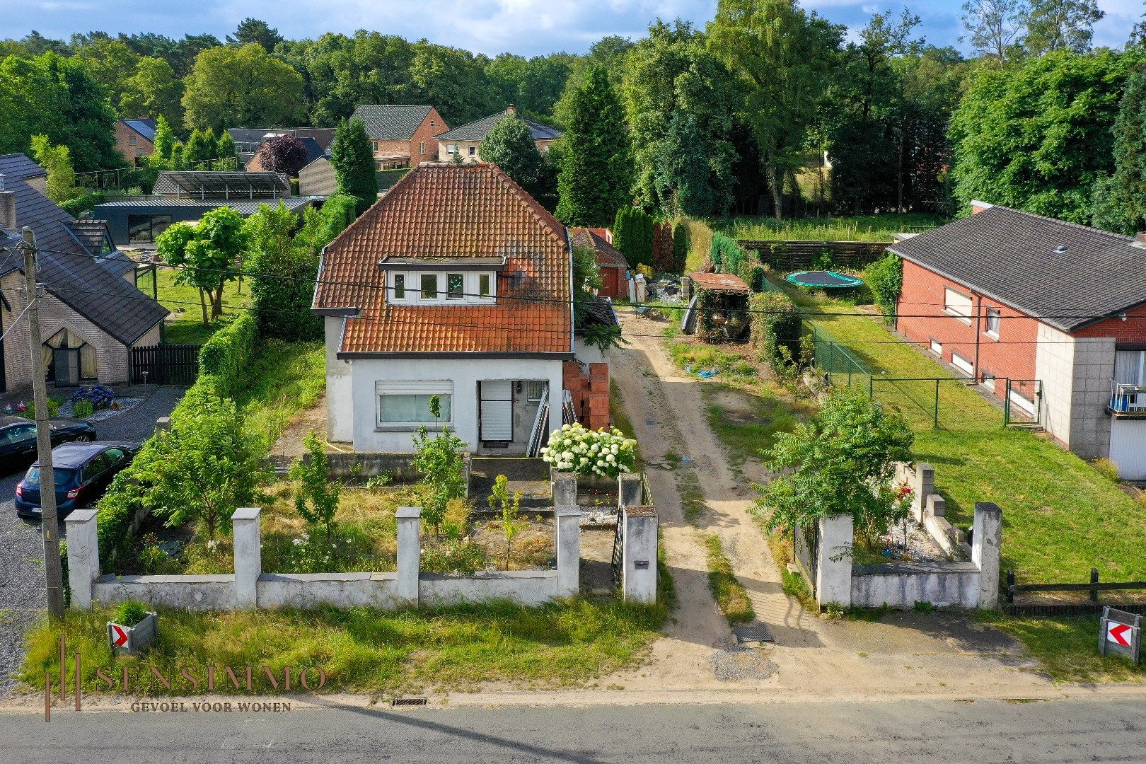 Te renoveren vrijstaande woning op geweldig perceel van 14a 62ca foto 1