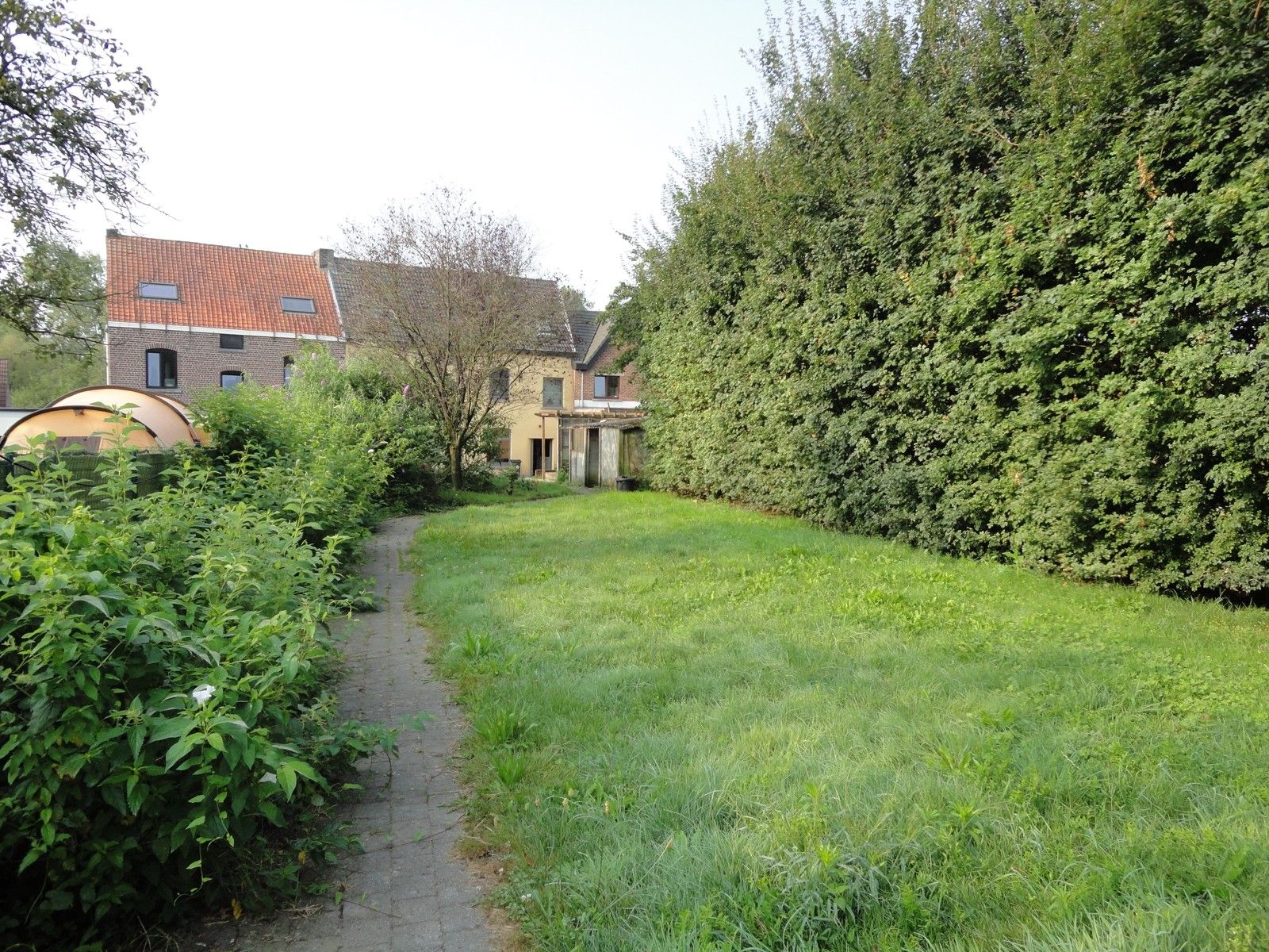 Grote woning gelegen in het centrum van Denderhoutem foto 22