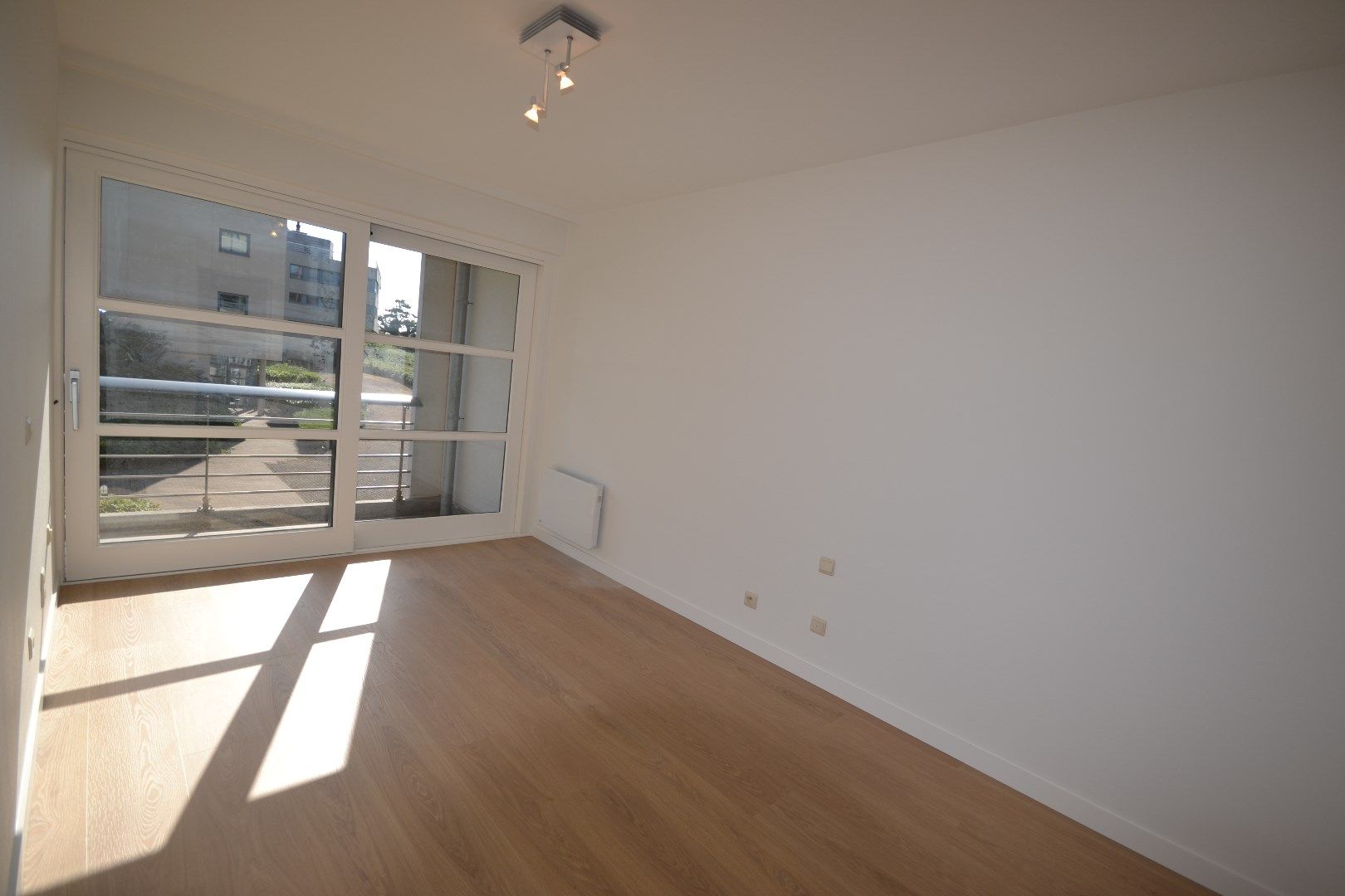 Volledig gerenoveerd 2 slaapkamer appartement met vrij uitzicht te Oostduinkerke-bad! foto 12