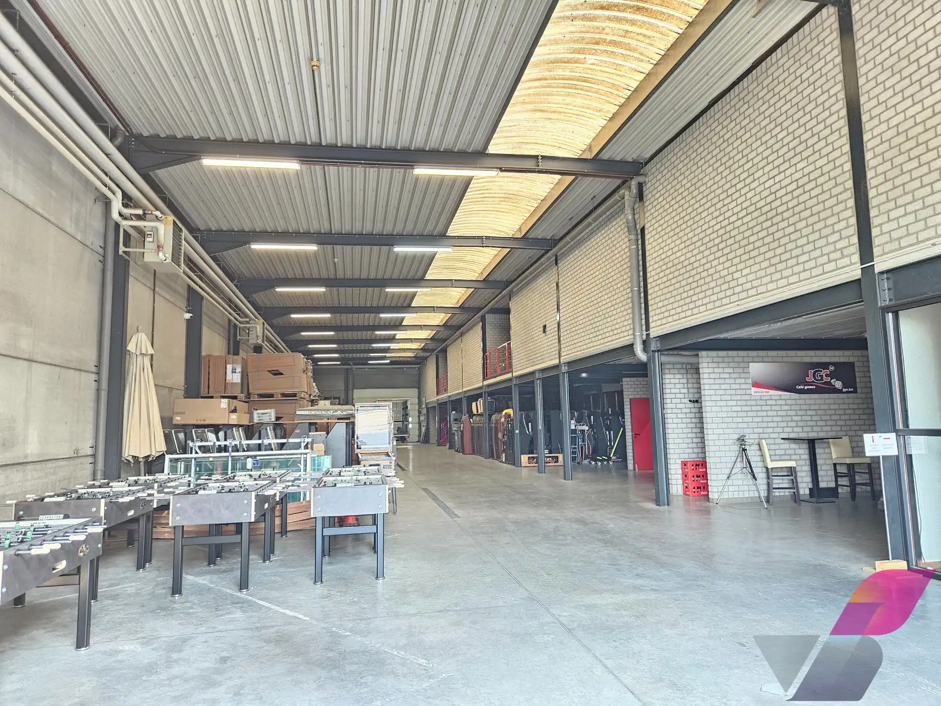 SEMI-INDUSTRIEEL GEBOUW OP ZICHTLOCATIE foto 9