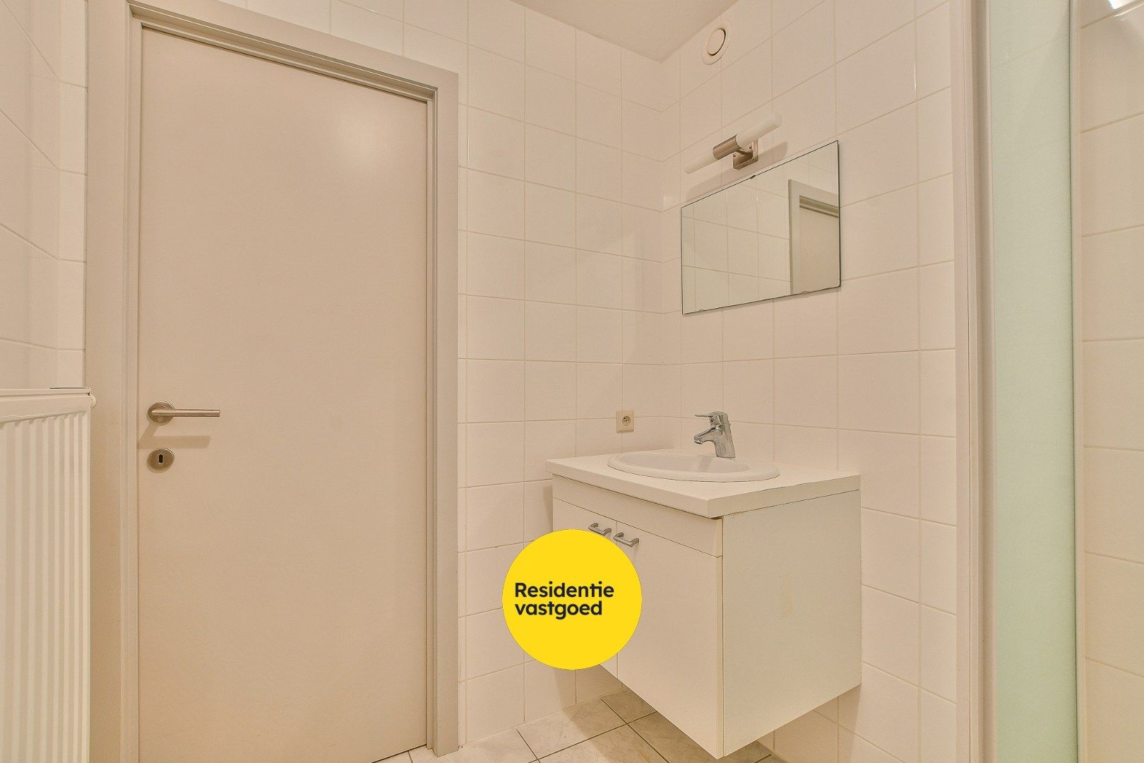 Modern gelijkvloers appartement met 2 slaapkamers– op slechts 500m van strand en zee! foto 9