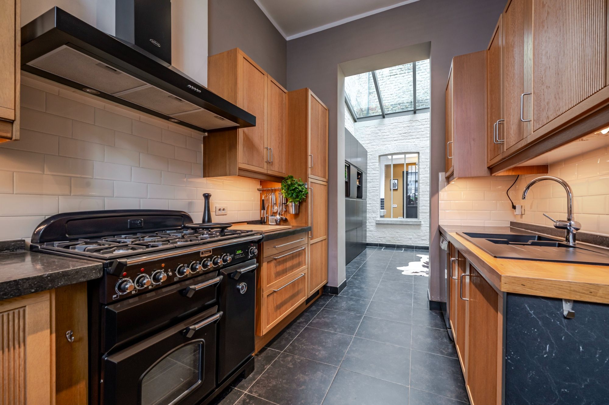 Unieke vastgoedopportuniteit met historisch karakter te Brugge – 750 m² bewoonbare oppervlakte foto 9